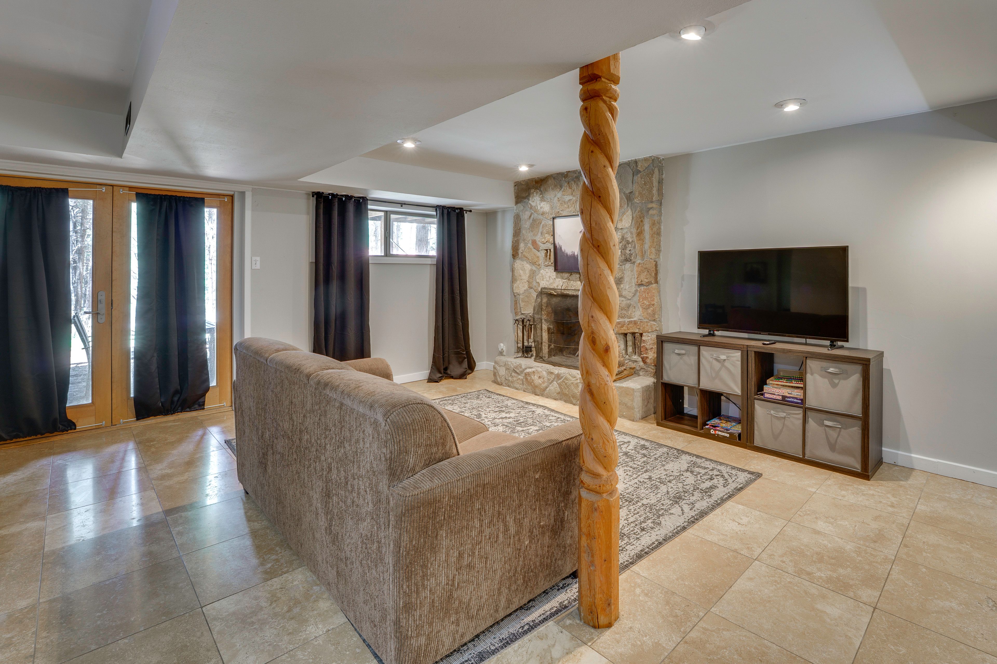 Basement Living Room | Twin Daybed | Sleeper Sofa | Basement Floor