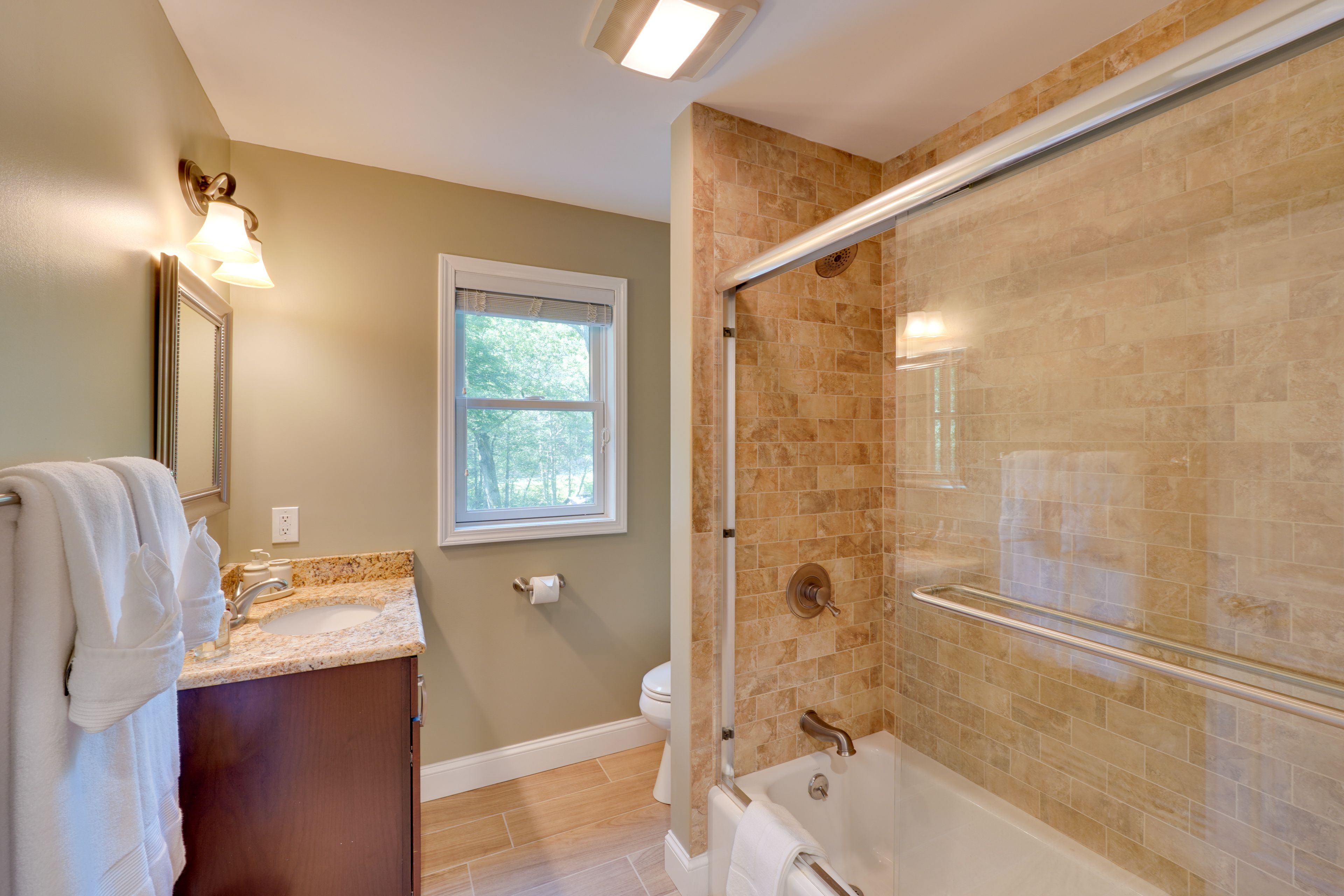 Full Bathroom | 1st Floor