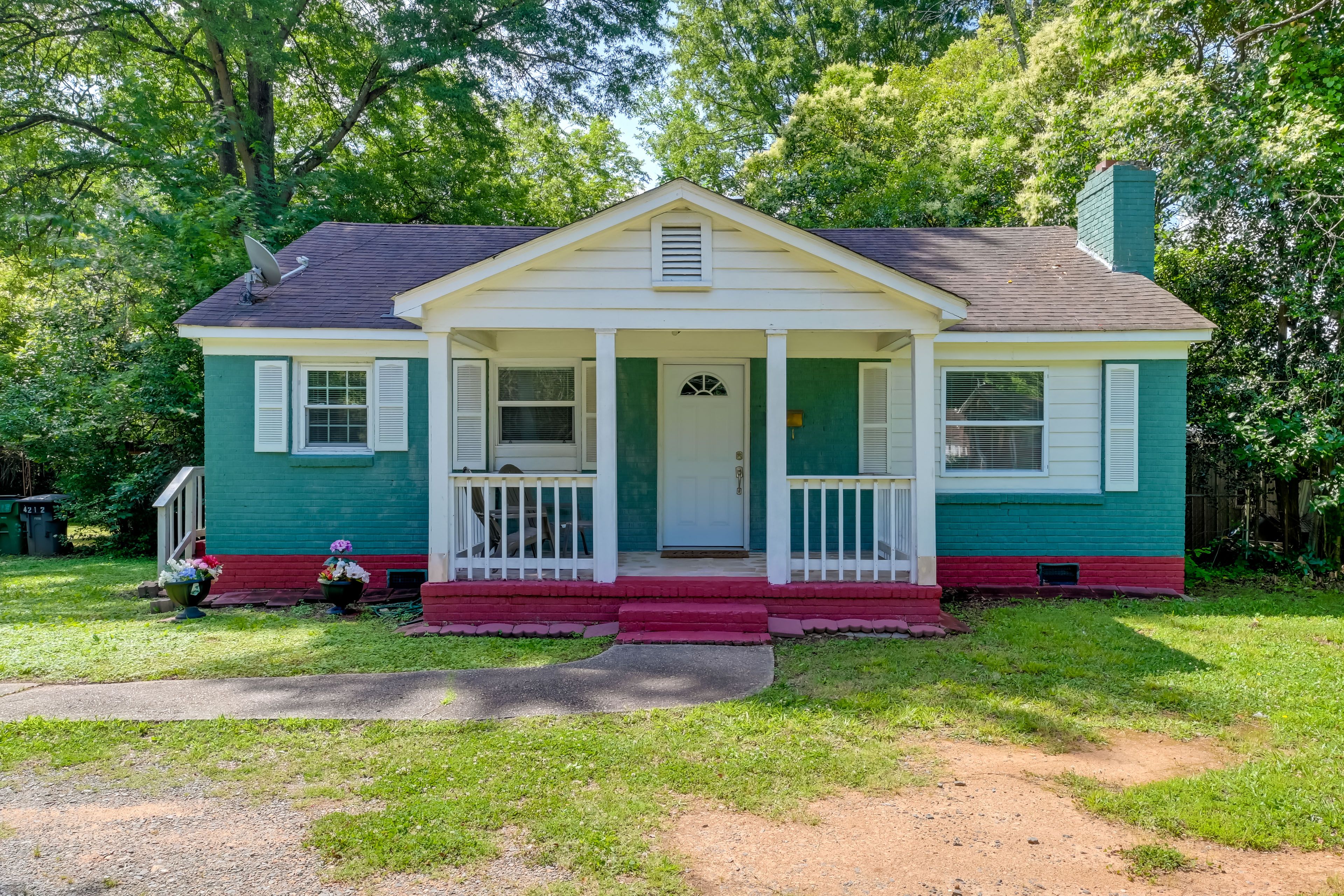 Charlotte Vacation Rental | 2BR | 1BA | 936 Sq Ft | 2 Steps to Enter