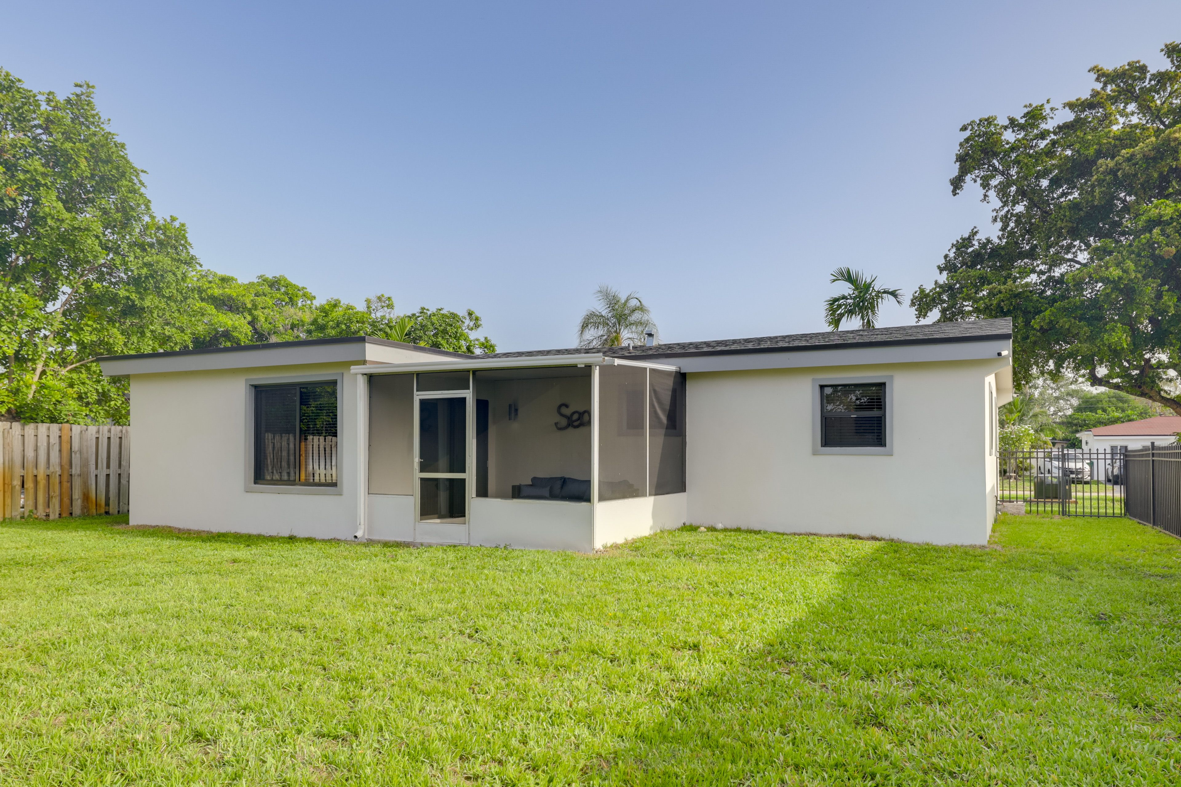 Fenced-In Yard | Charcoal Grill