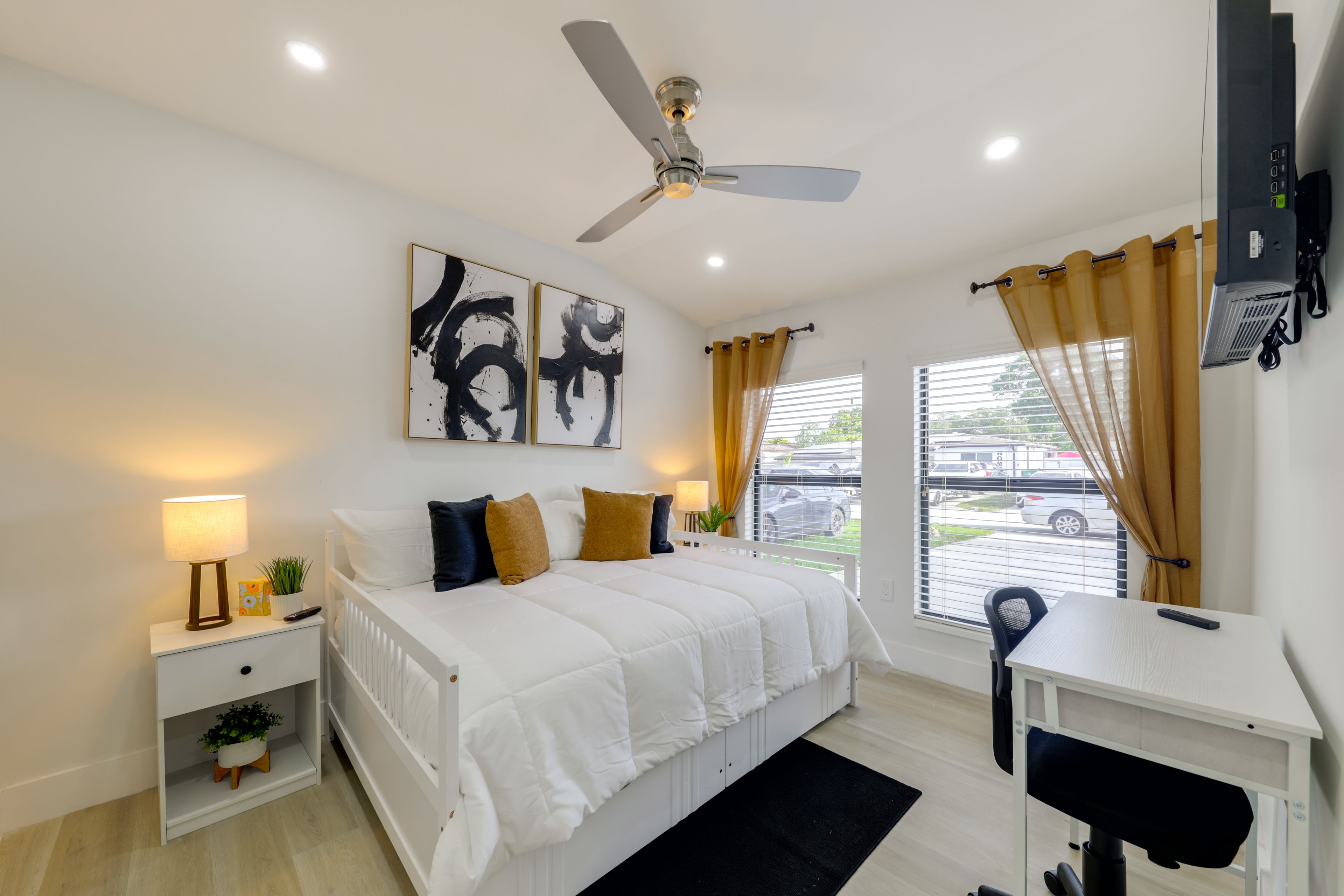 Bedroom 3 | Full Bed | Smart TV | Laptop-Friendly Workspace