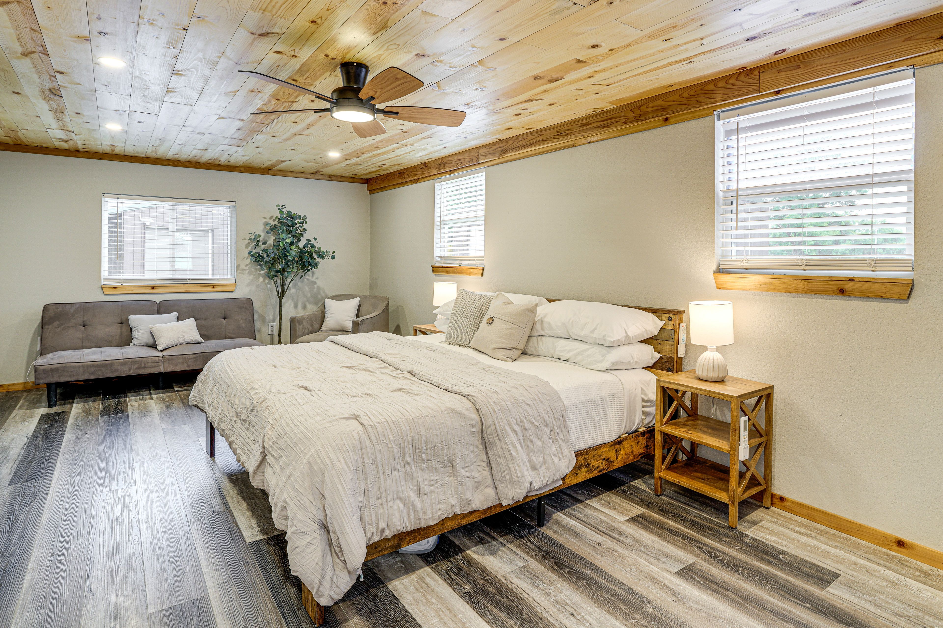 Bedroom 4 | King Bed | Full Futon | Lower Floor