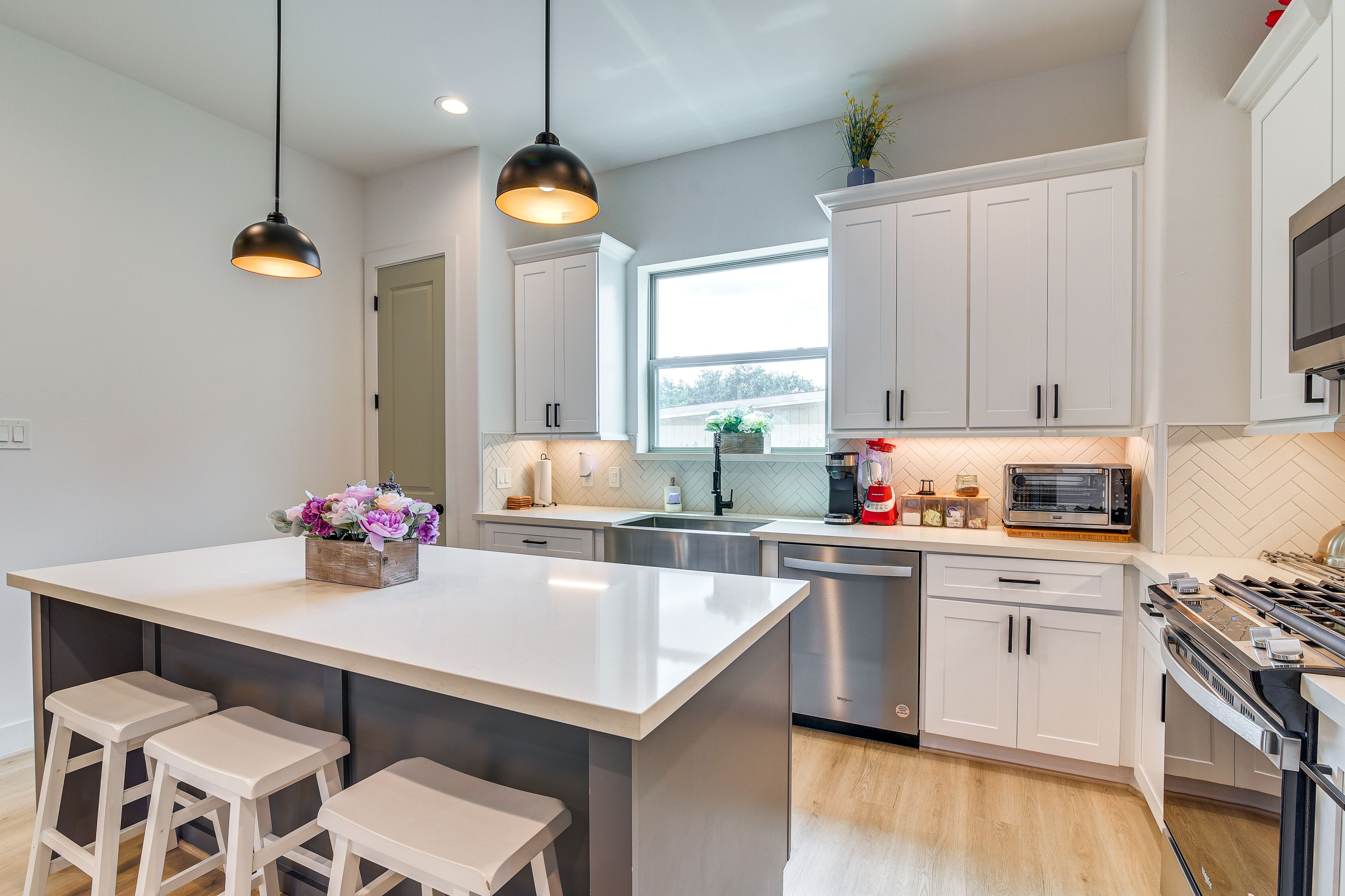 Kitchen | Trash Bags/Paper Towels | Main Floor