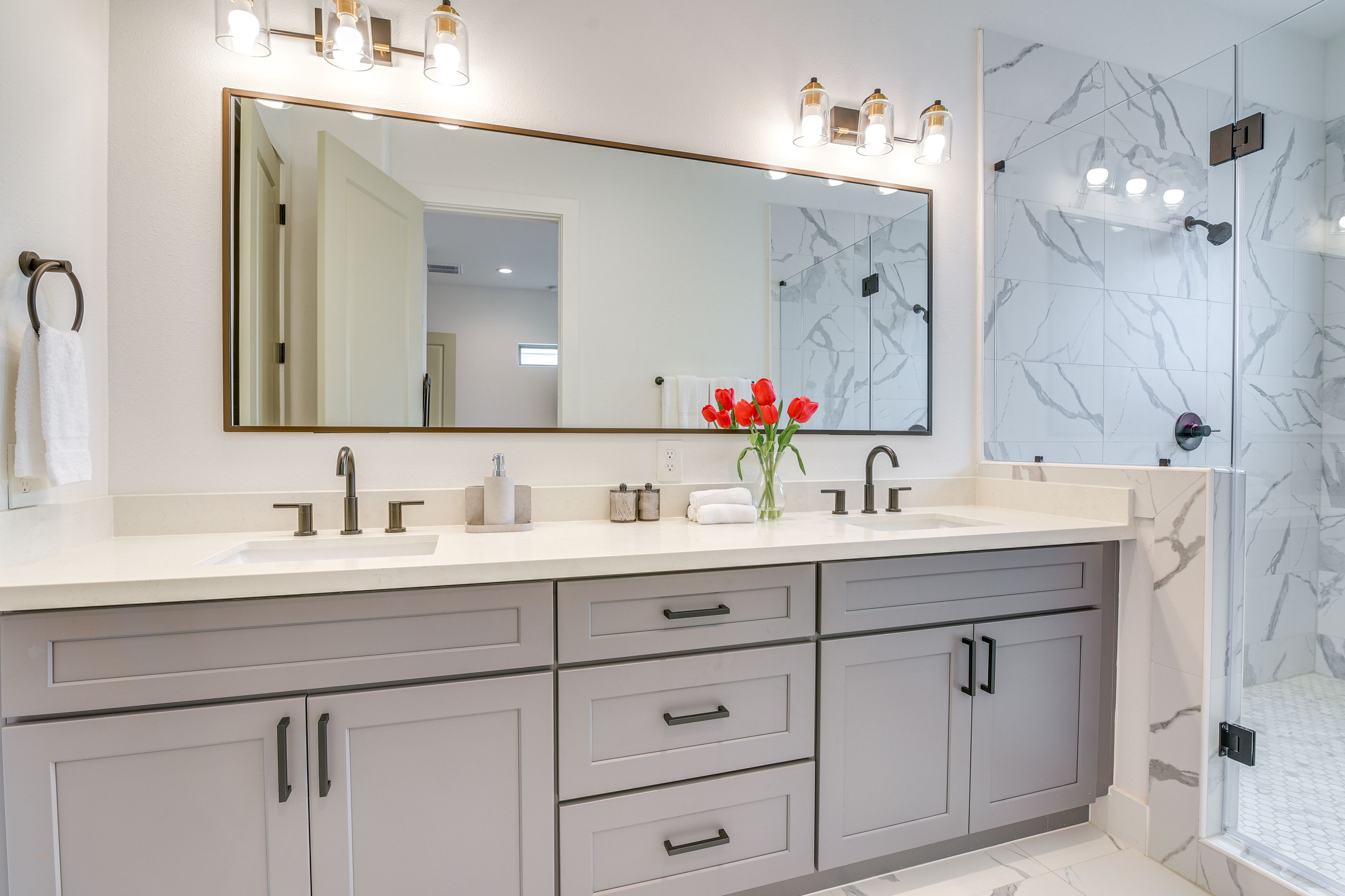 Bathroom | Towels Provided | Upper Floor