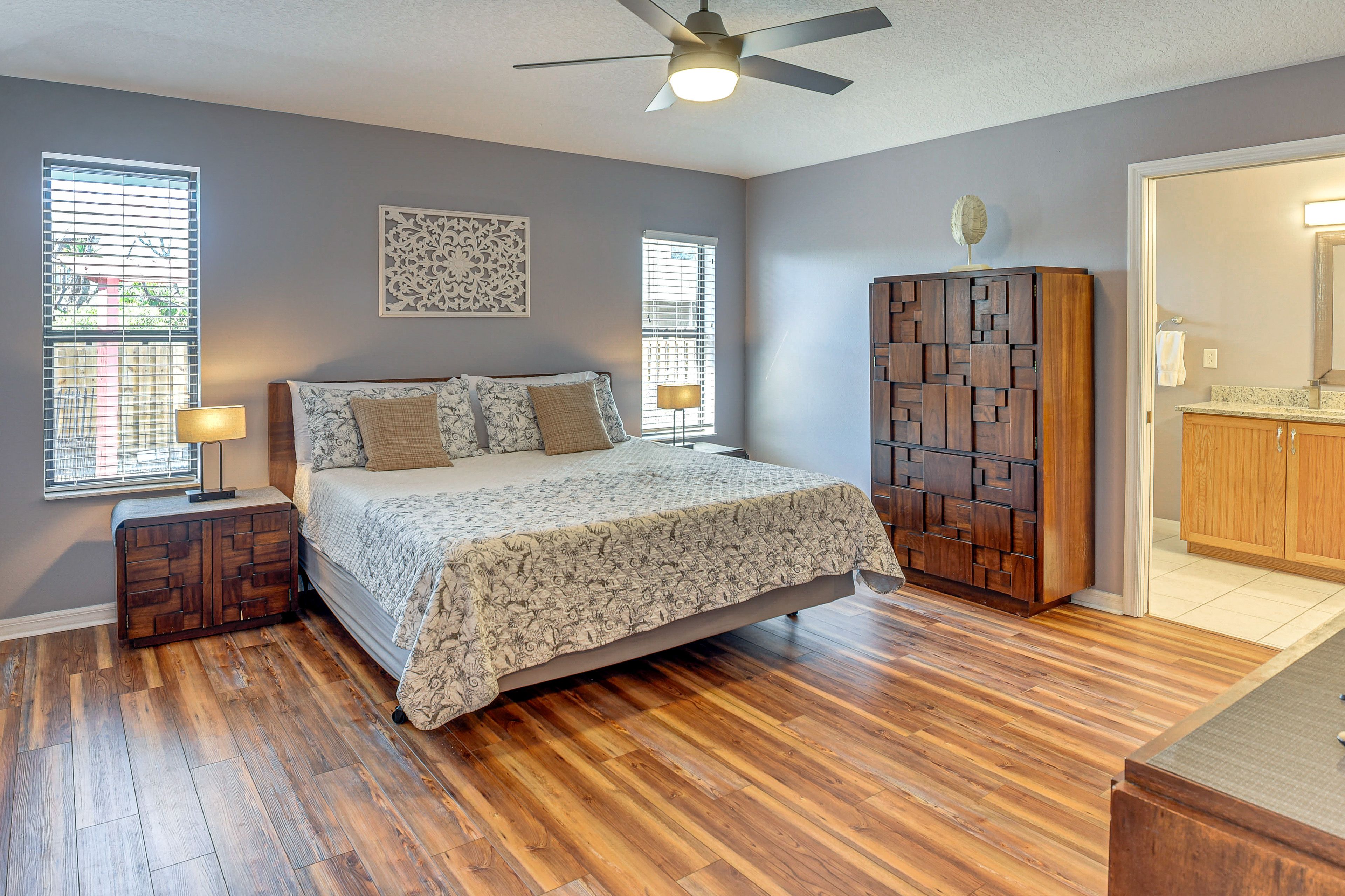 Bedroom 1 | King Bed | En-Suite Bathroom