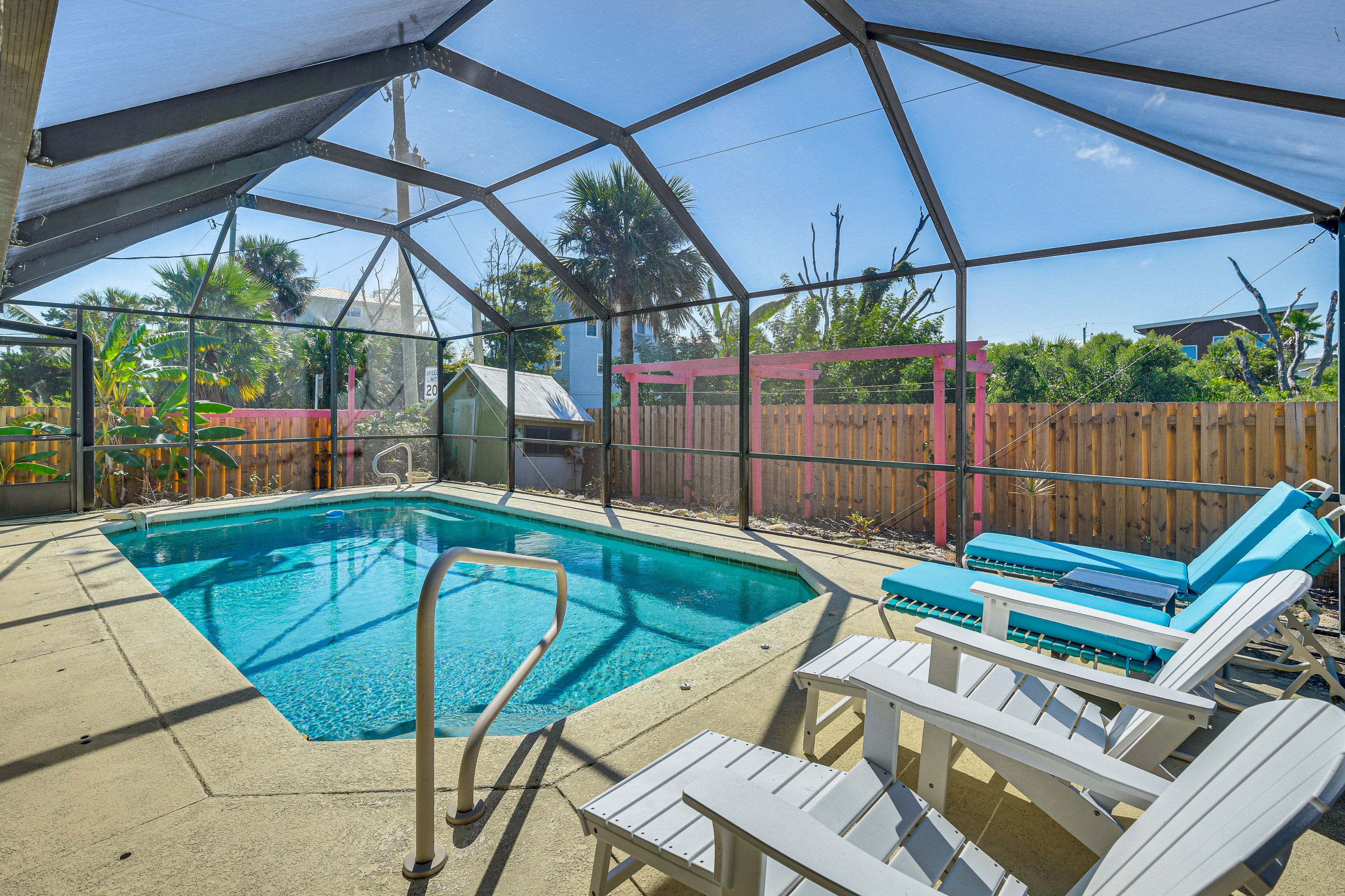 Lanai | Outdoor Pool
