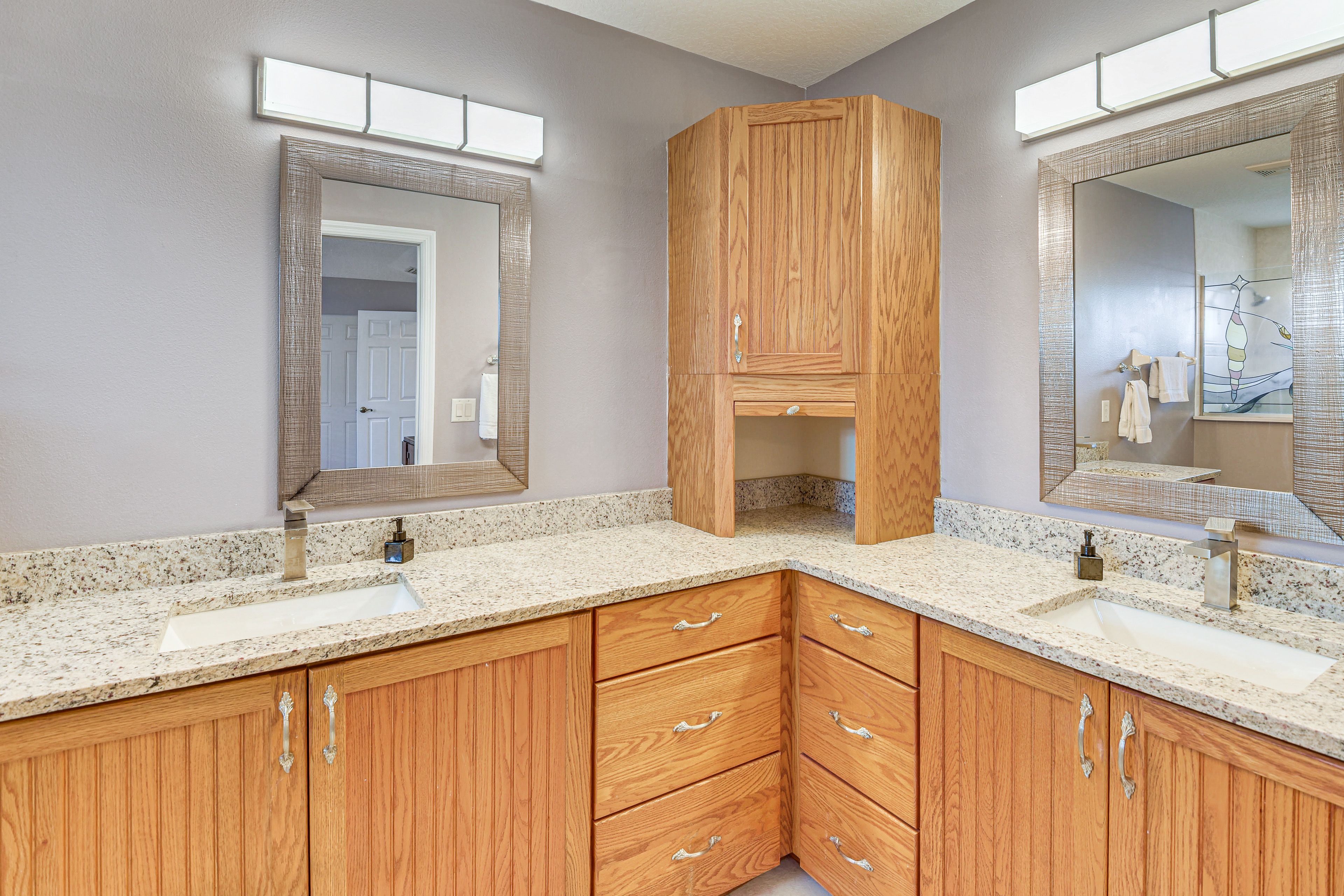 En-Suite Bathroom | Towels Provided
