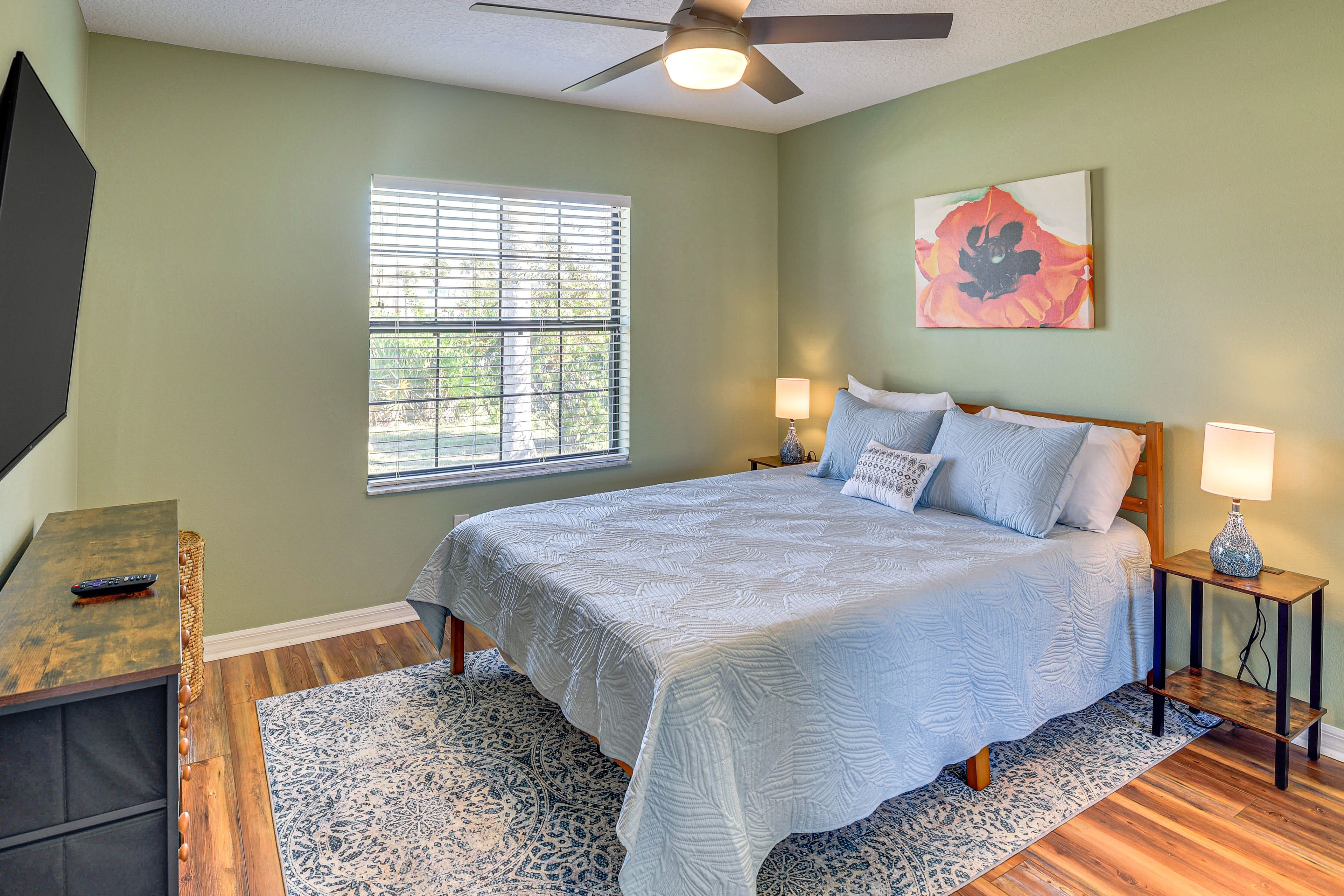 Bedroom 2 | Queen Bed | Linens Provided