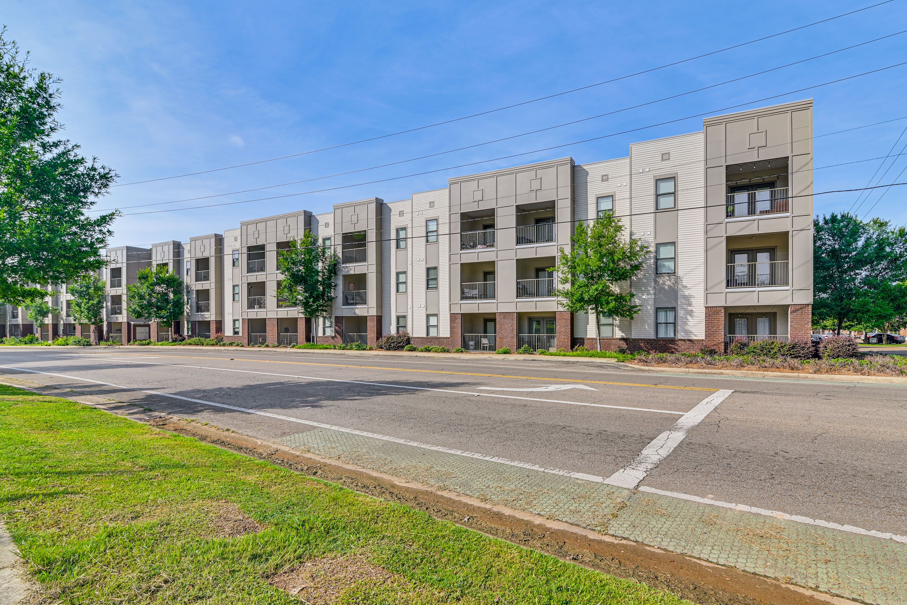 Exterior | Parking Lot (1 Vehicle) | Guest Parking (1 Vehicle) | Street Parking