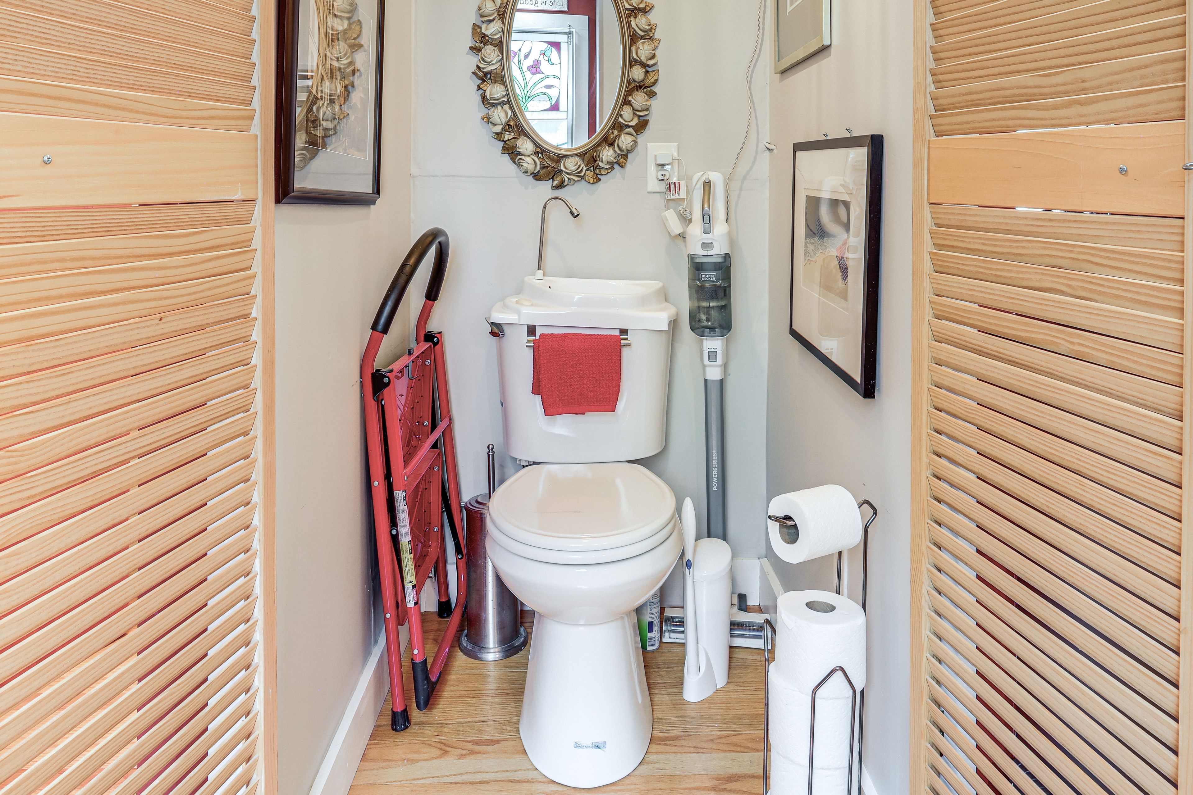 Half Bathroom | 1st Floor