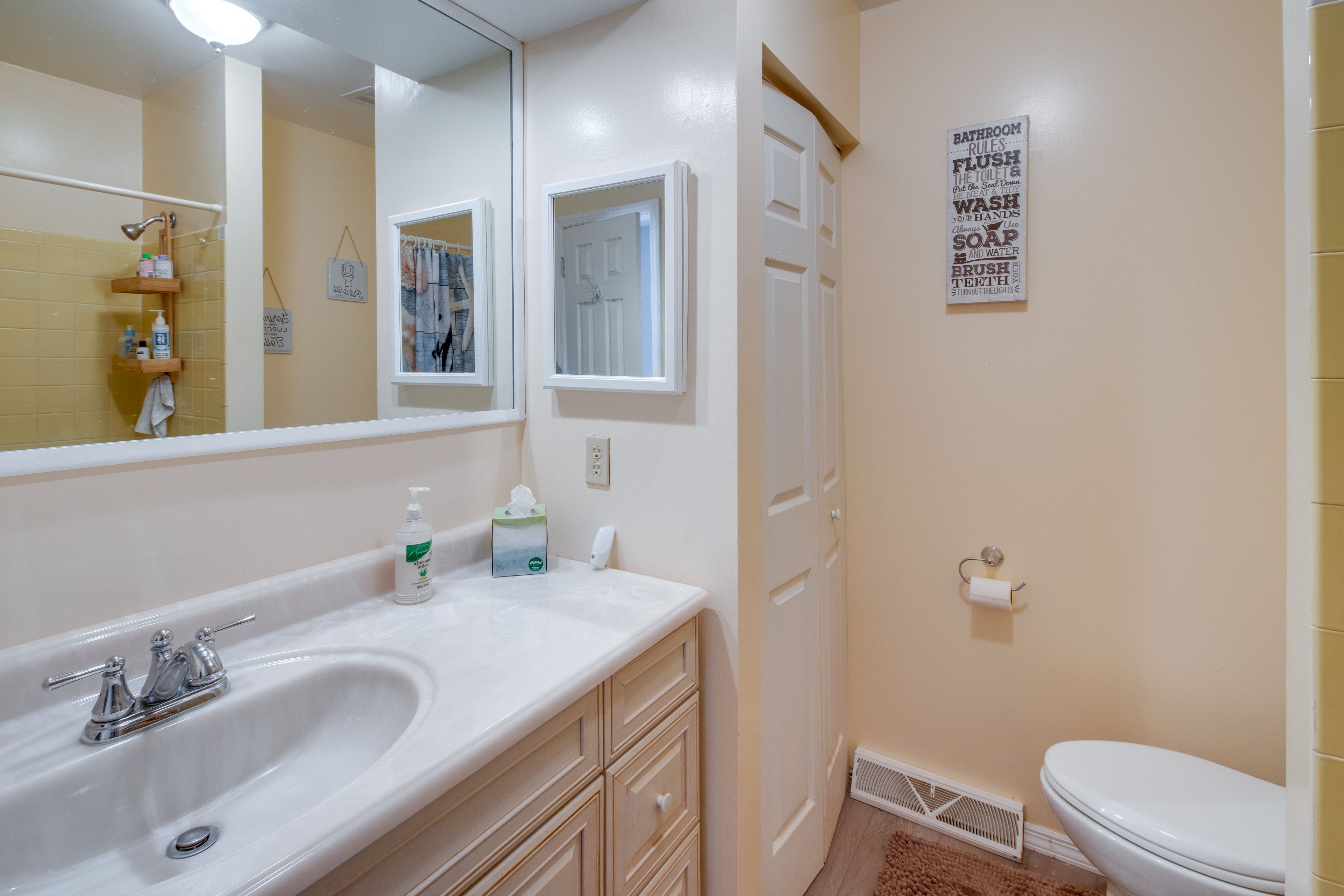 Full Bathroom | 2nd Floor | Shower/Tub Combo