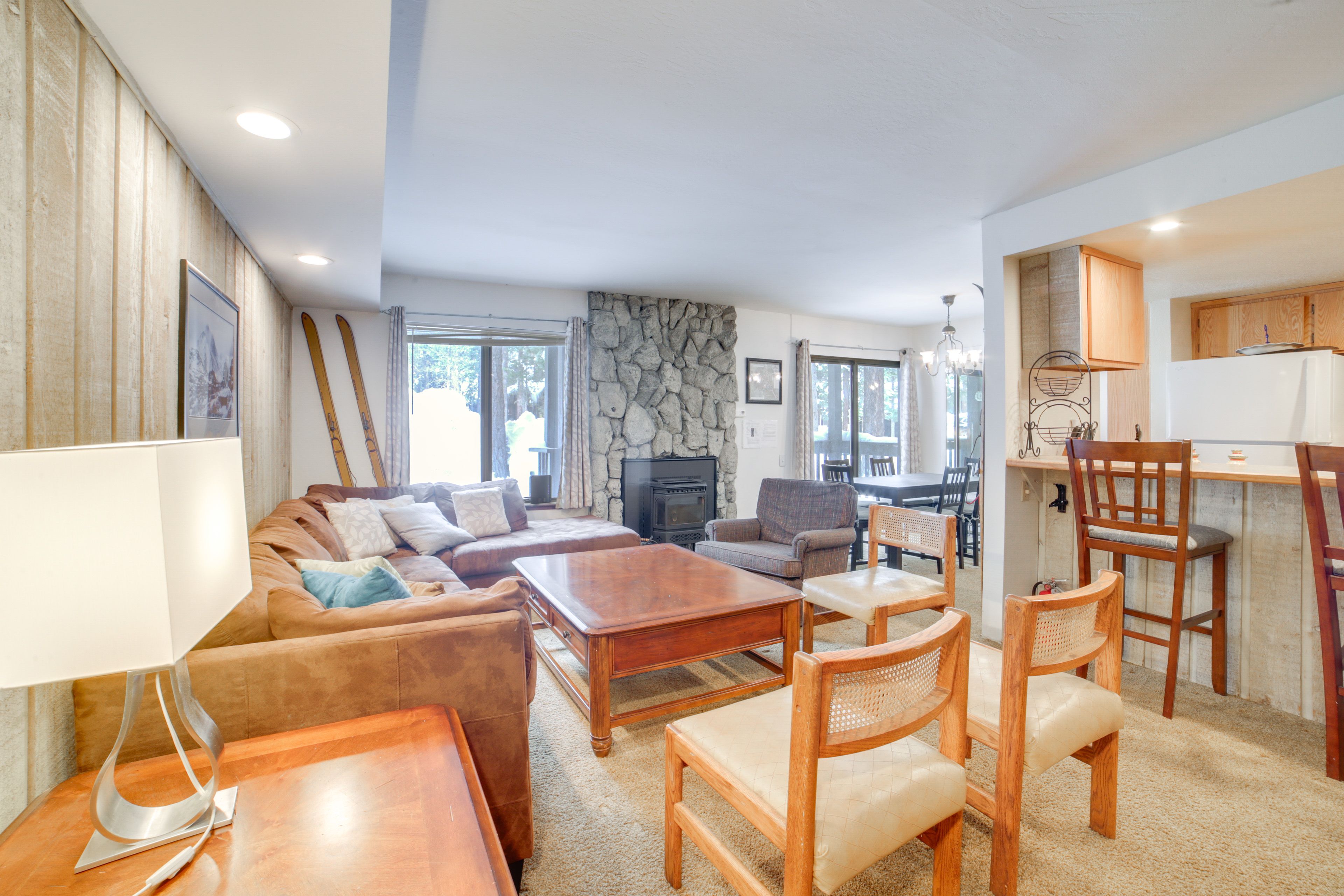 Living Room | Free WiFi | Smart TV