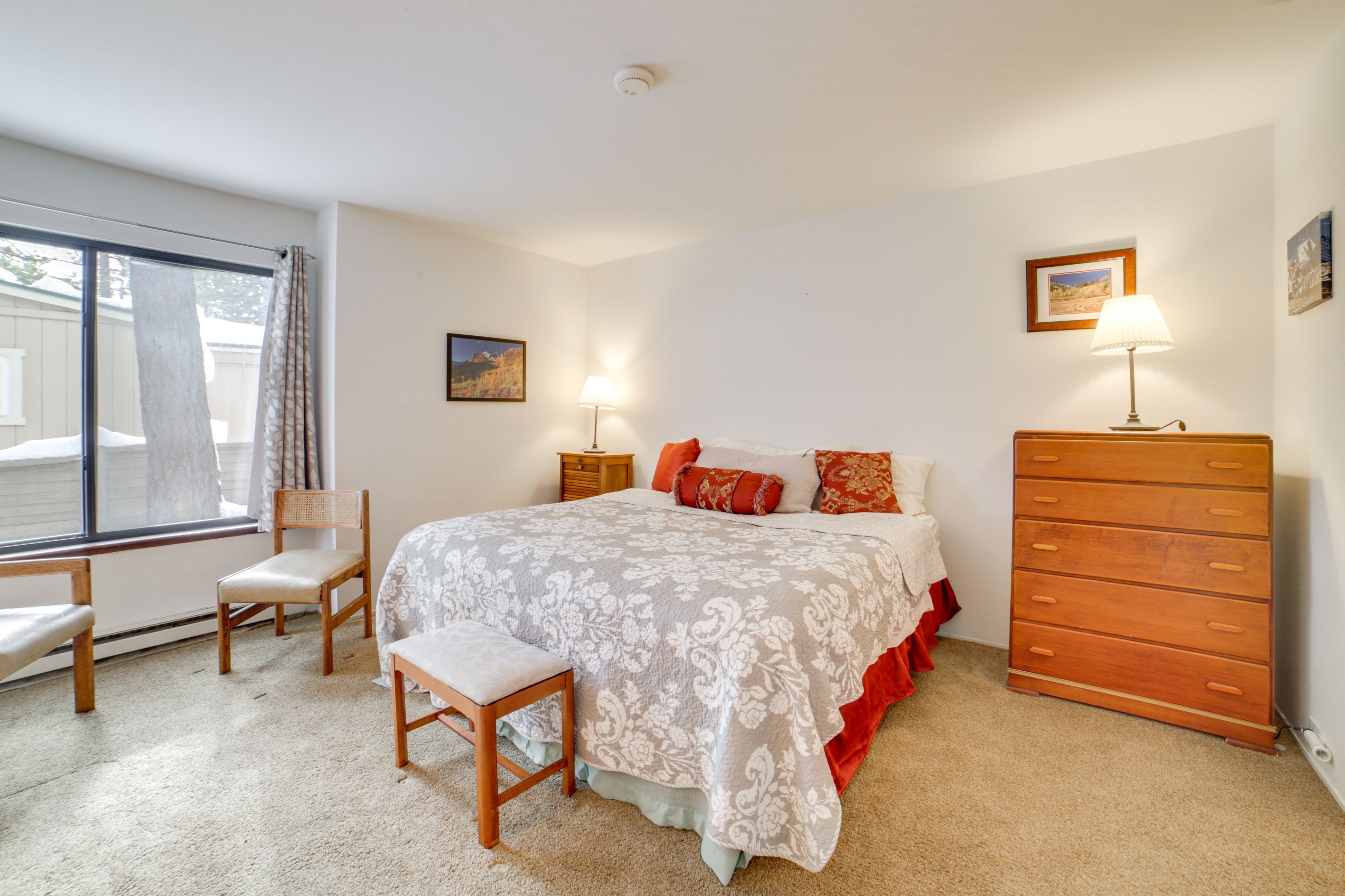 Bedroom 1 | King Bed | Linens Provided