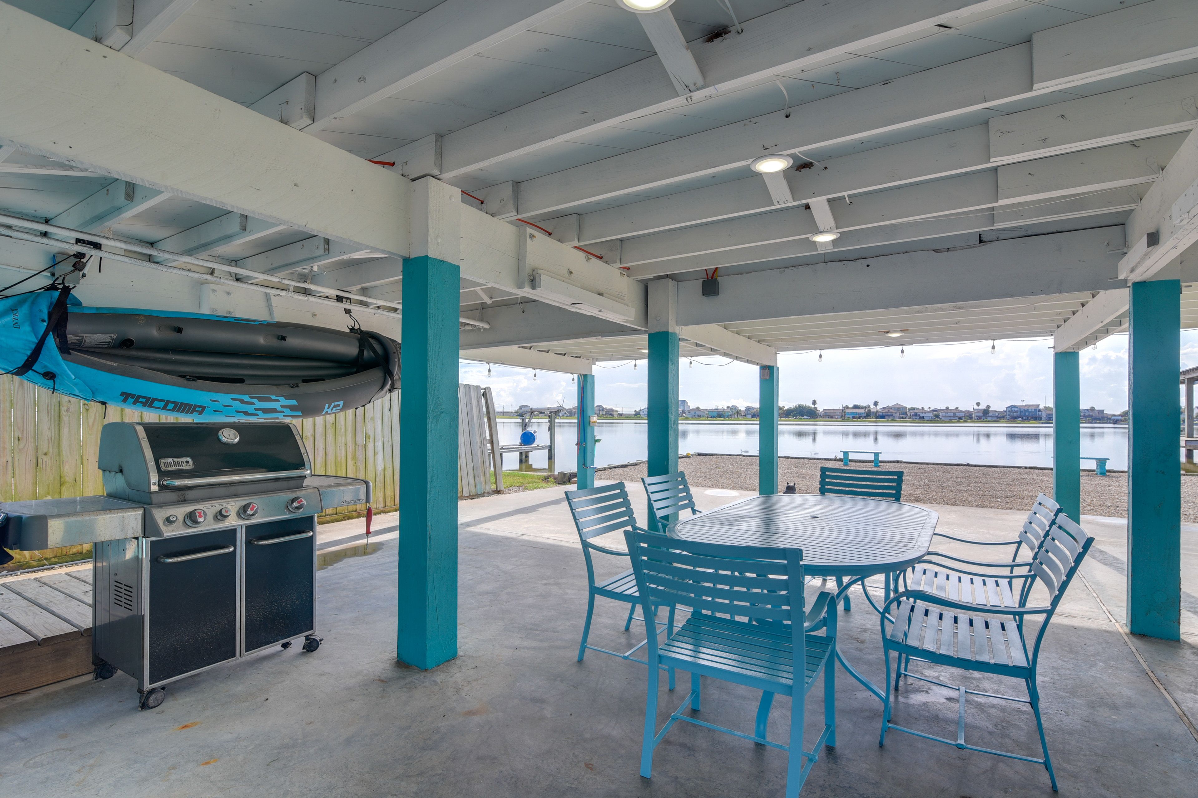 Patio | Bay Views | Kayak Provided | 11 Mi to Moody Gardens