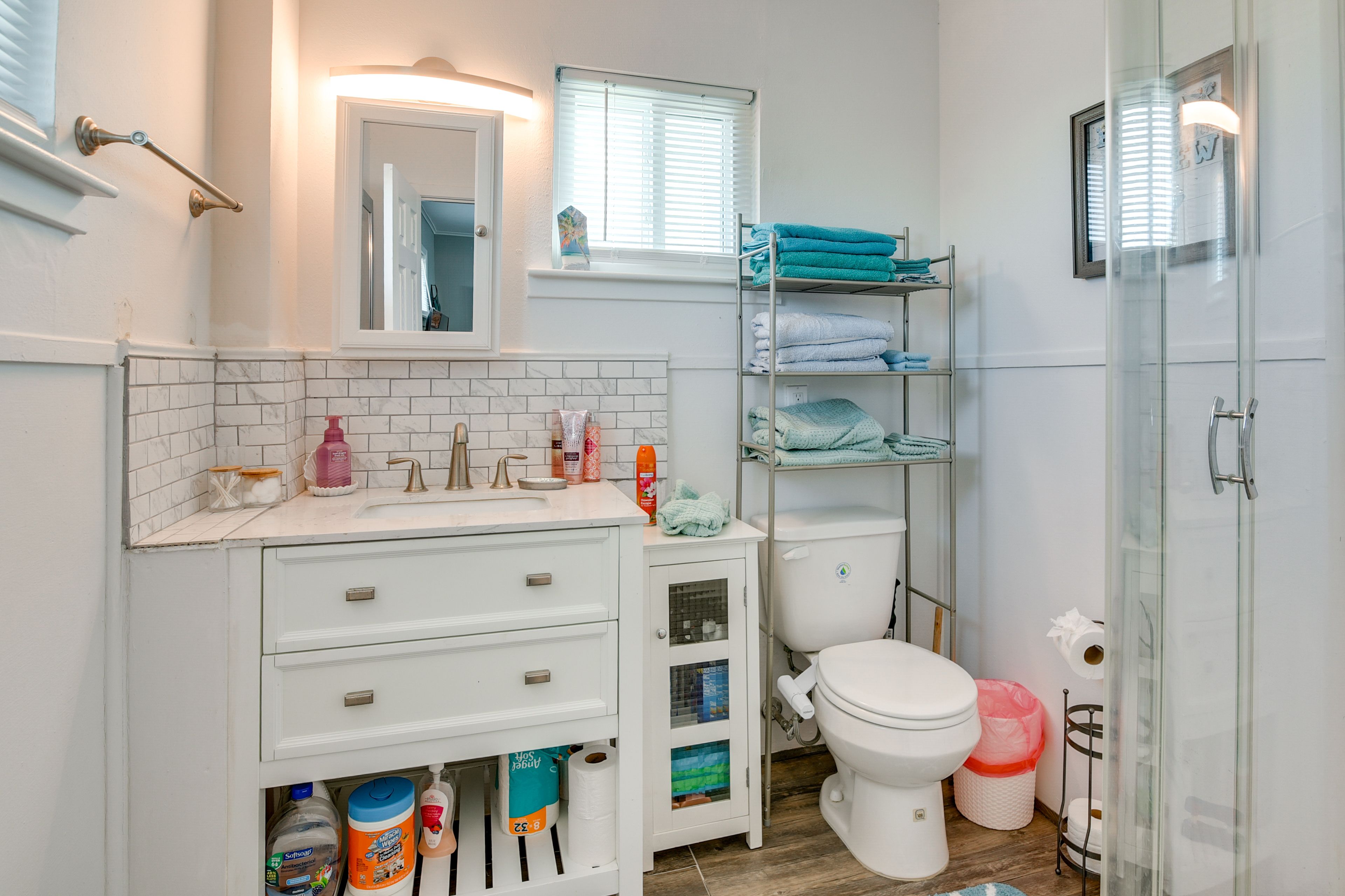 Bathroom | Towels Provided | Complimentary Toiletries | Hair Dryer