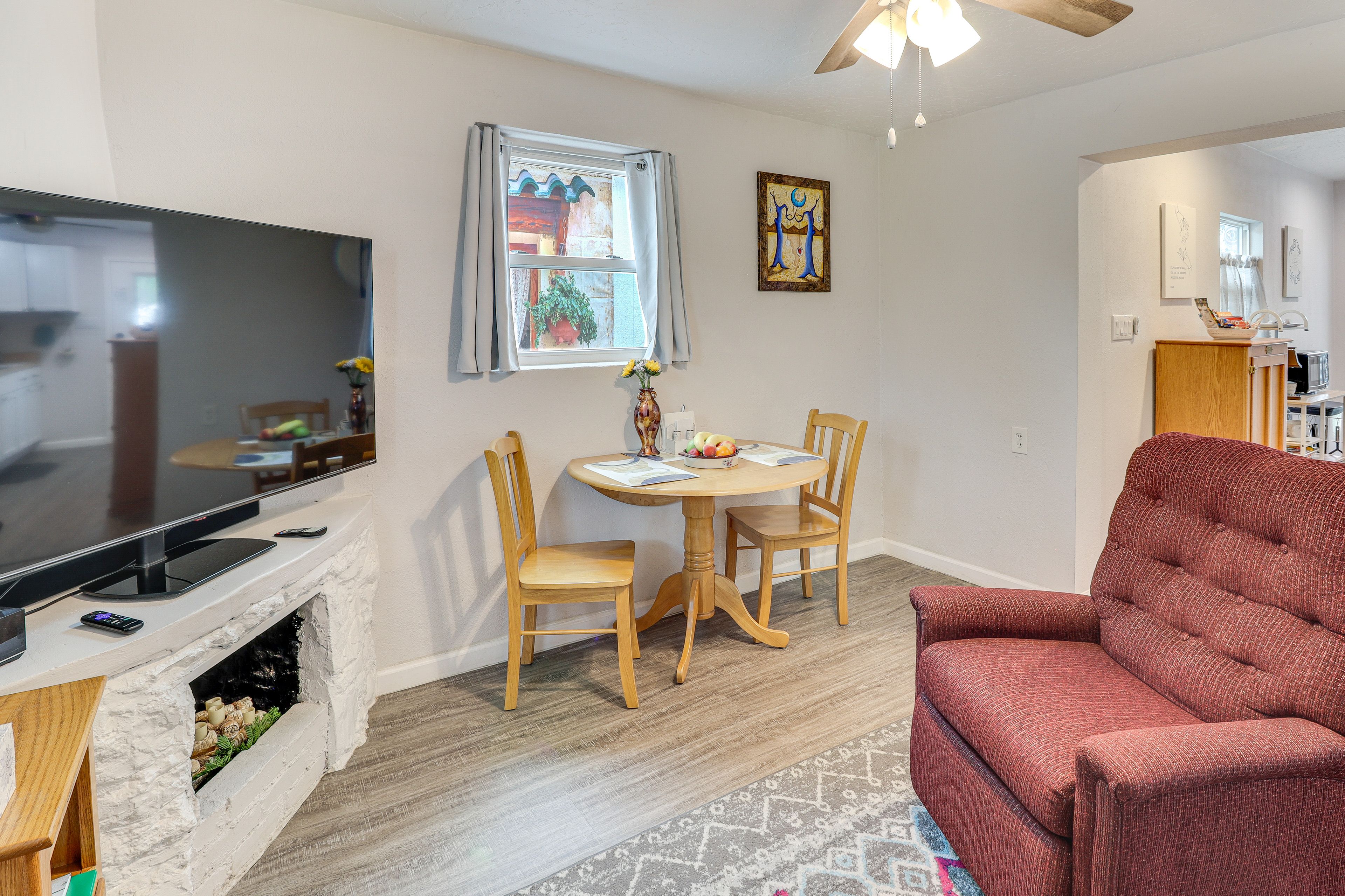 Dining Area | Dishware/Flatware