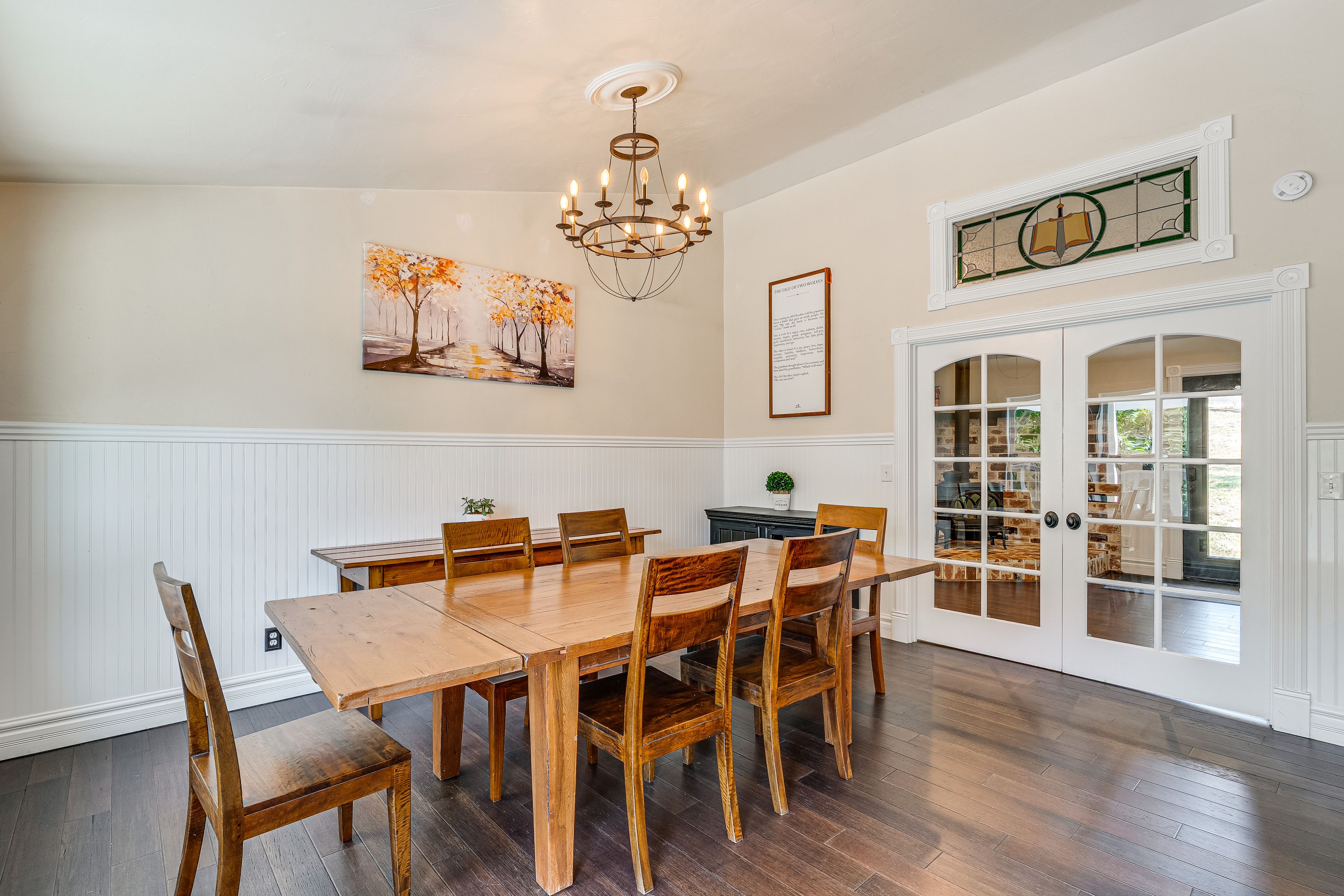 Dining Area | Dishware/Flatware