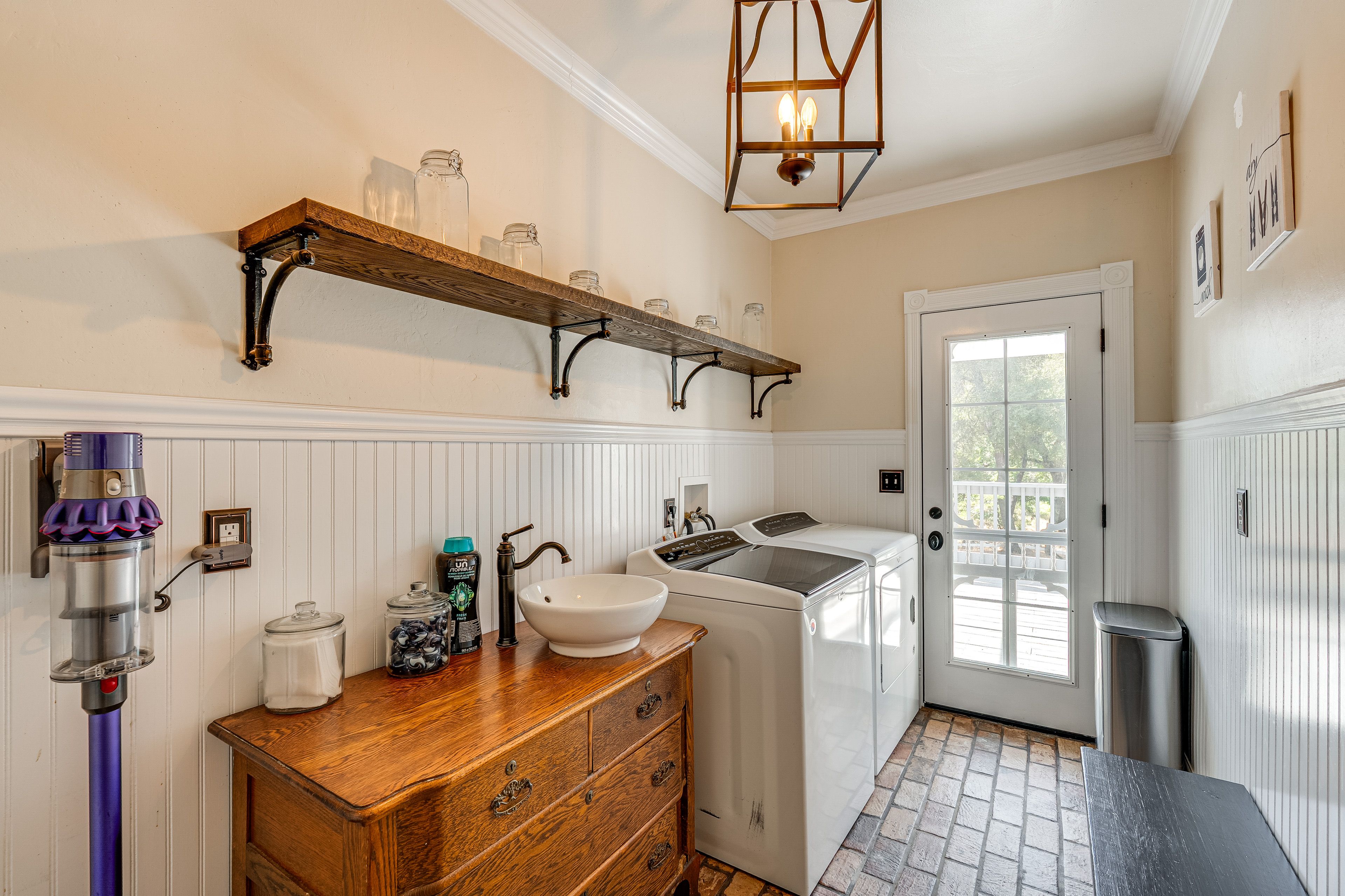 Laundry Area | Detergent Provided | Iron/Board