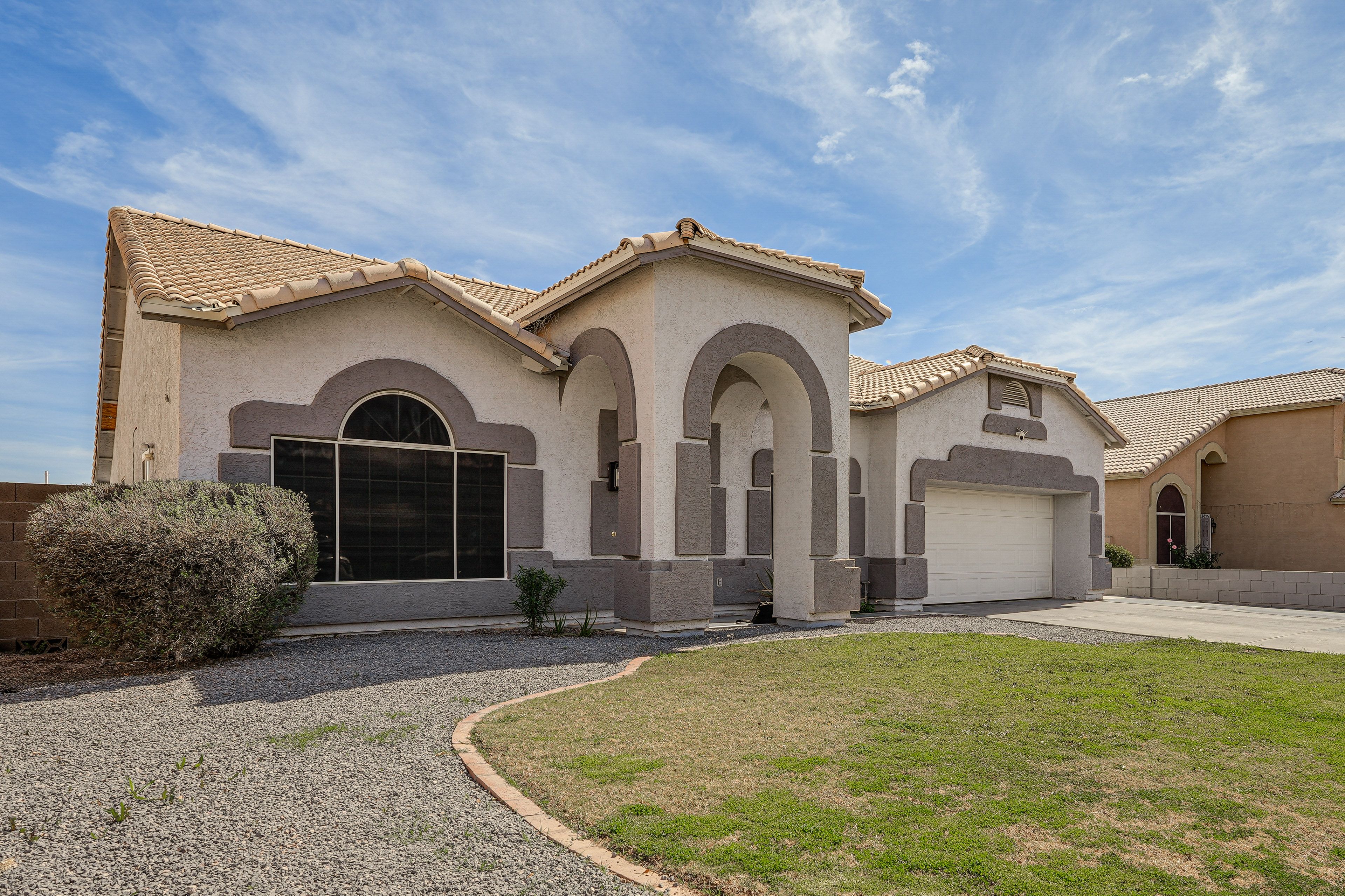 Parking | Driveway (2 Vehicles) | Free Street (2 Vehicles)