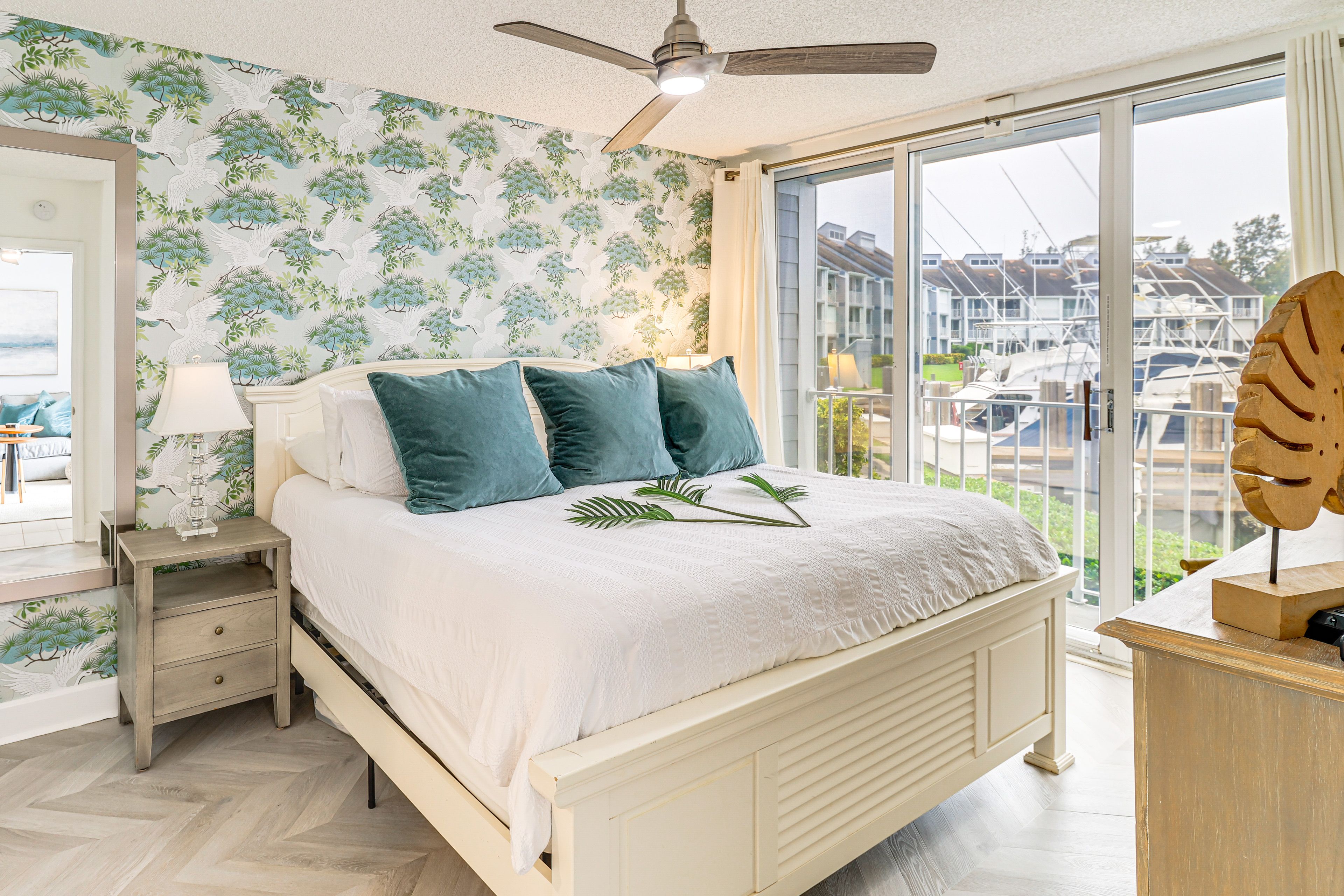 Bedroom 1 | King Bed