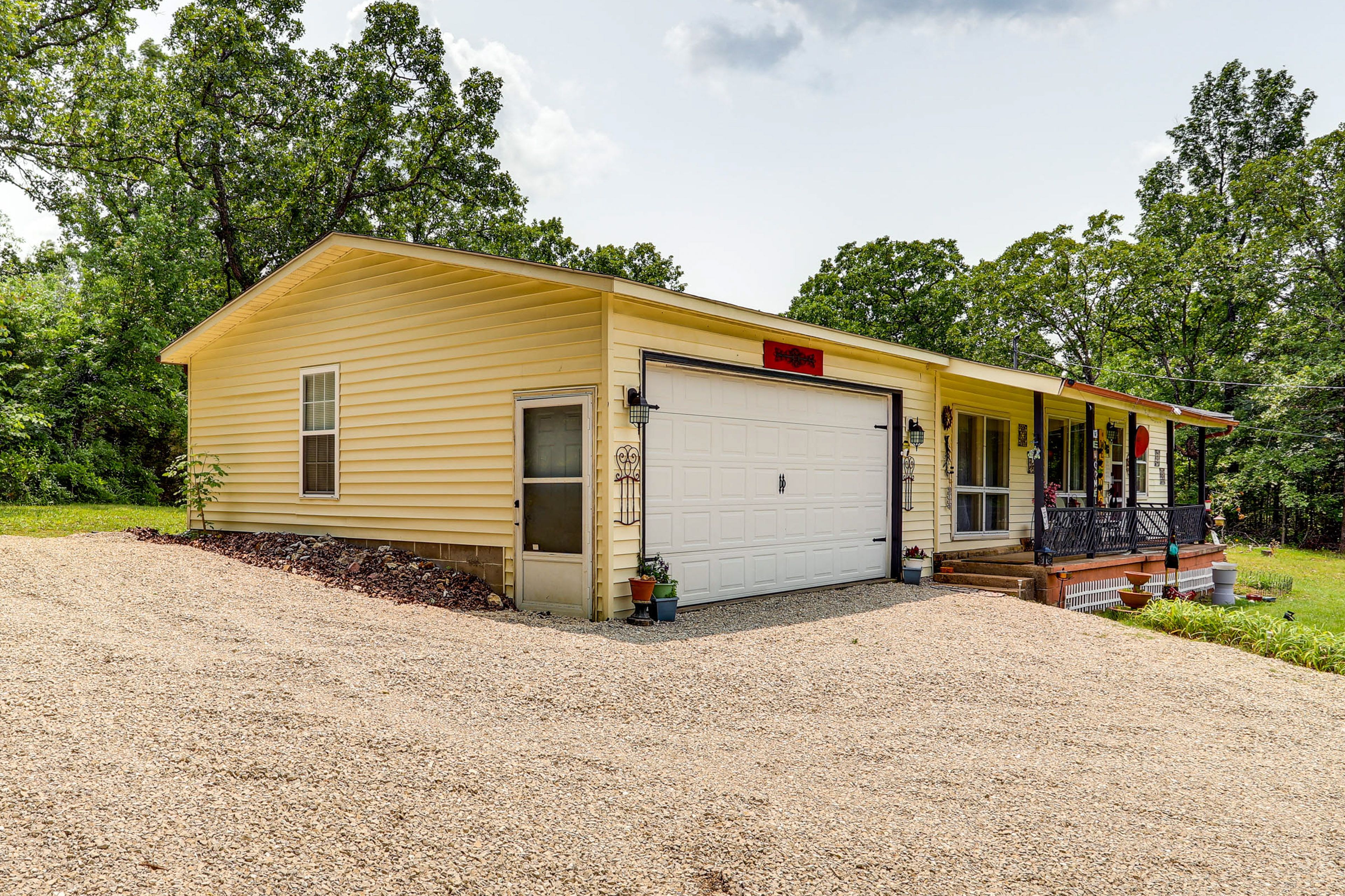 Parking | Driveway (4 Vehicles) | RV/Trailer Parking Allowed On-Site