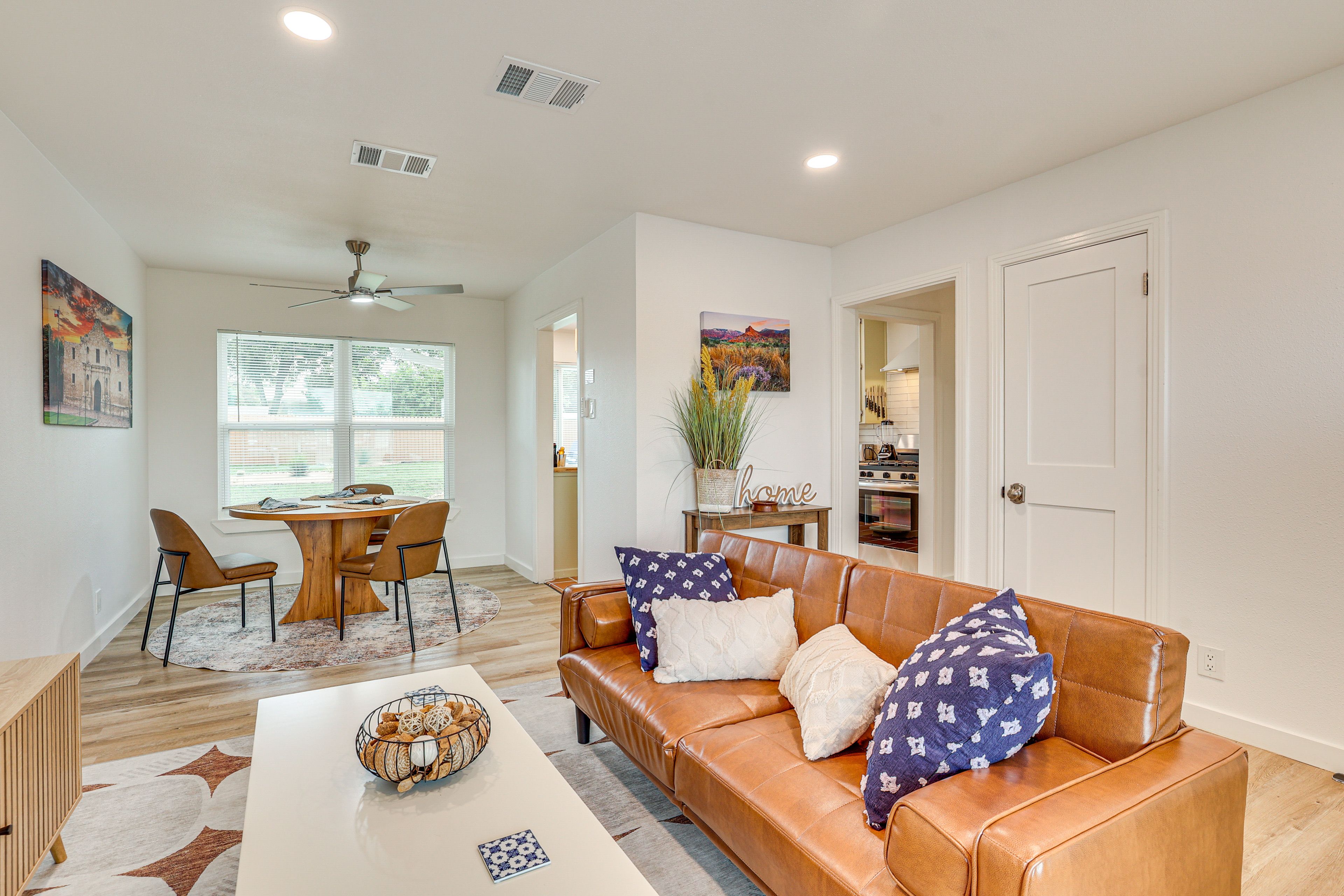 Living Room | Smart TV | Board Games | Central A/C