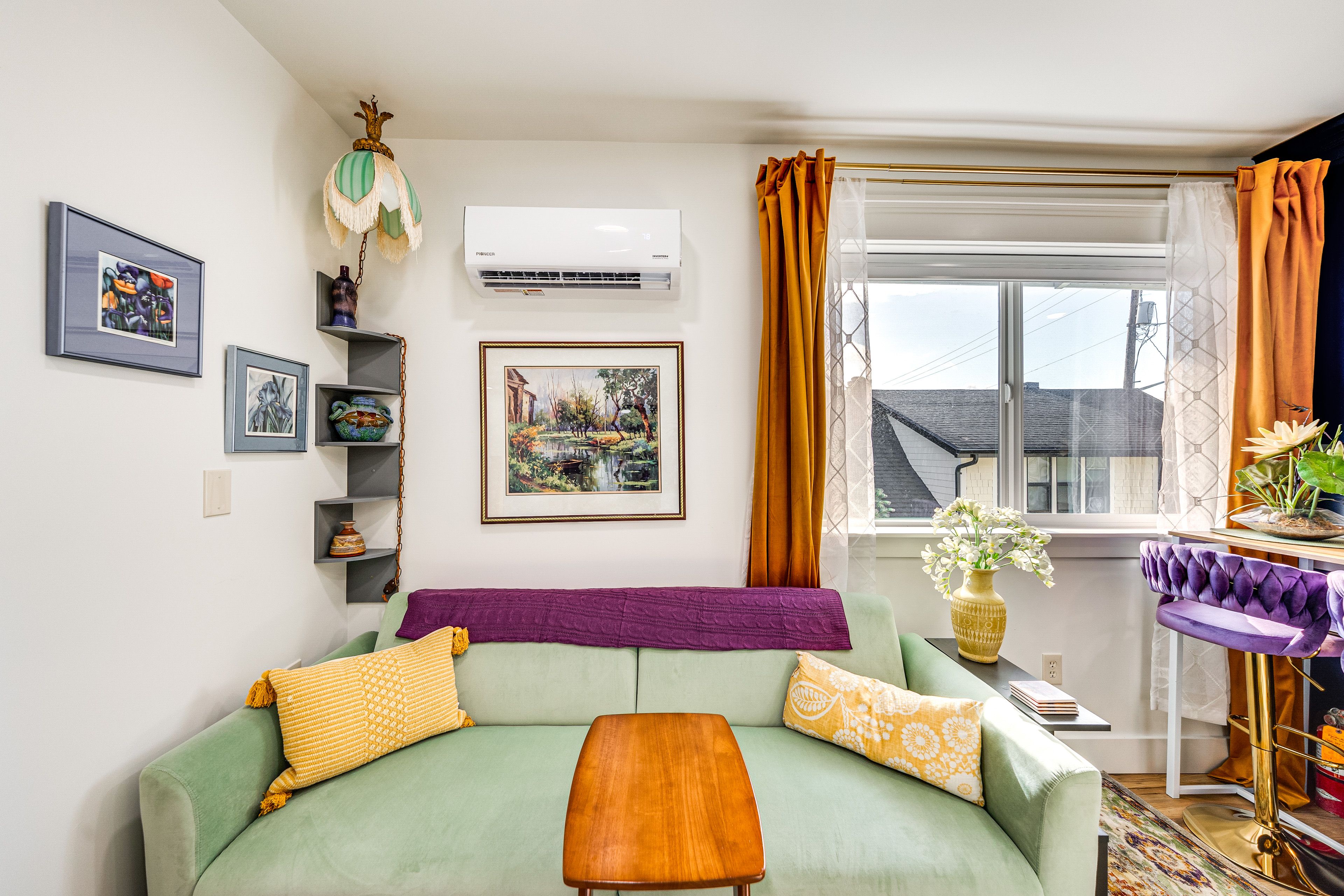 Living Area | Free WiFi