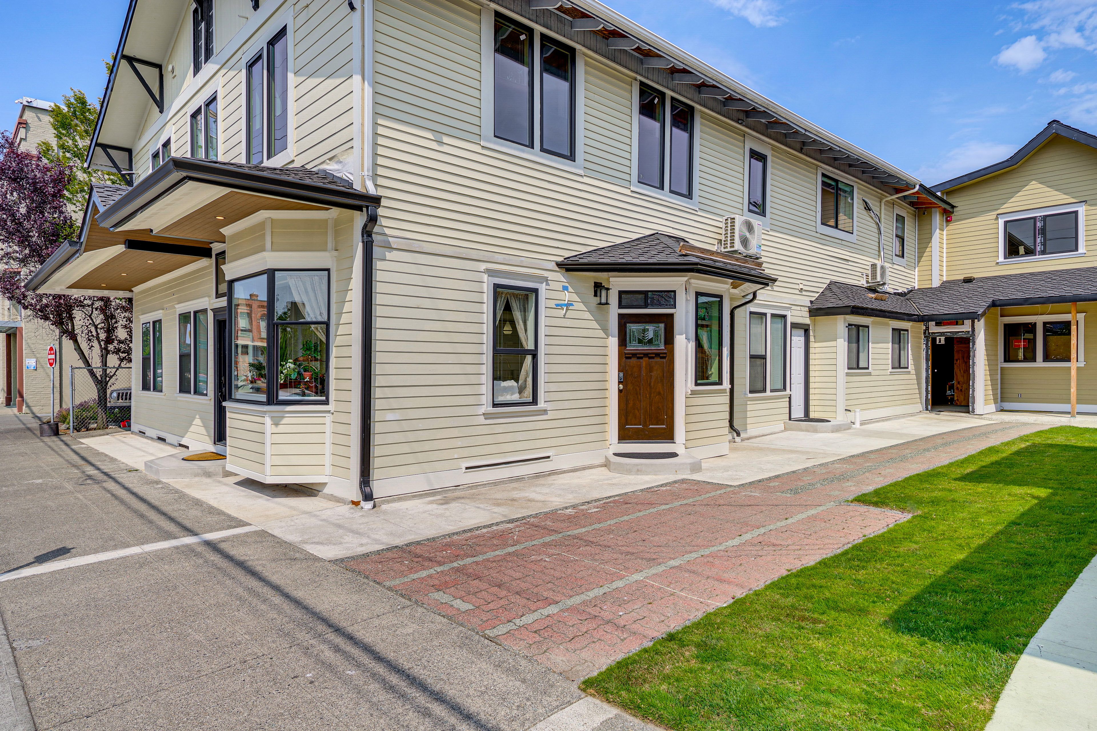 Exterior | Single-Story Apartment