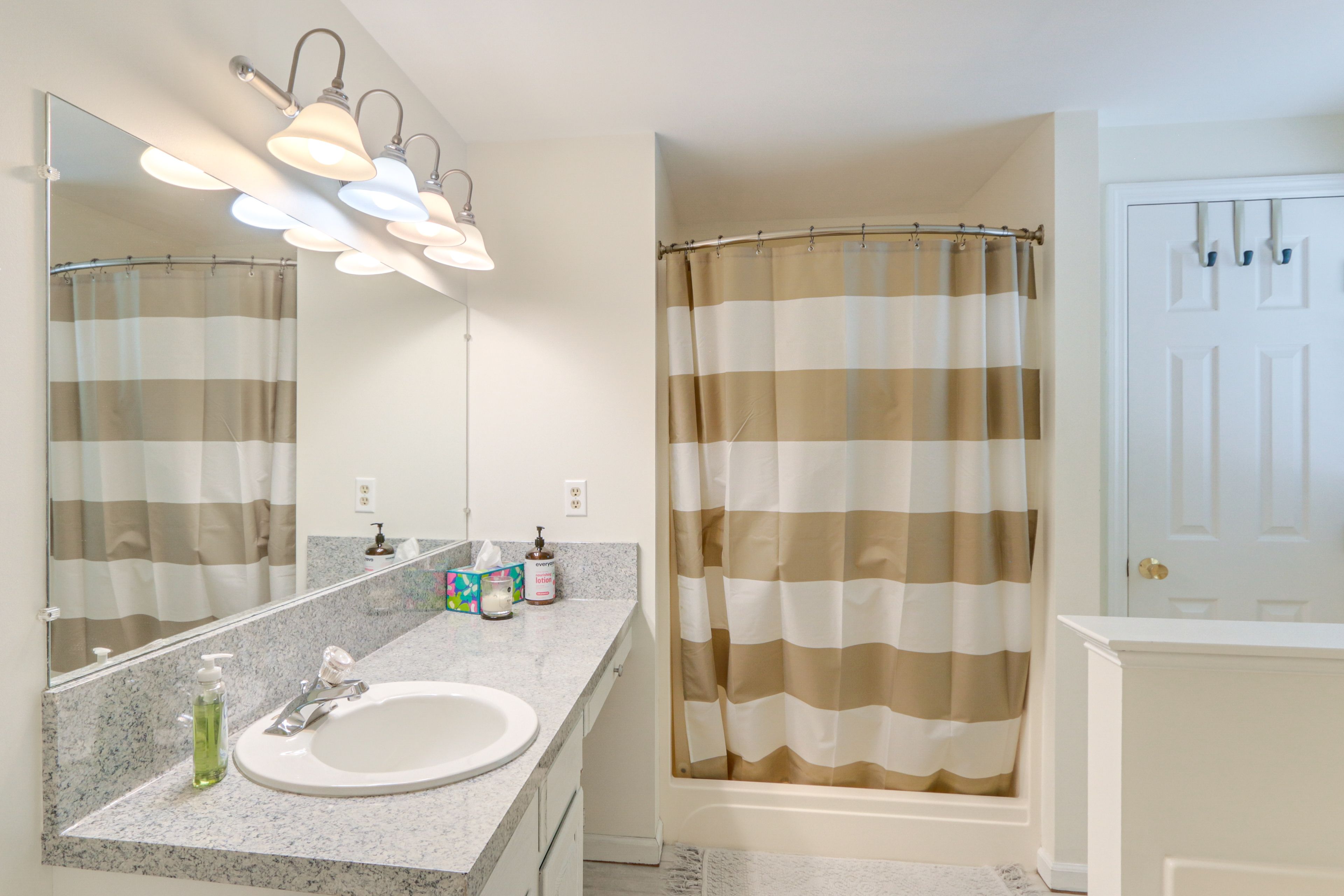 En-Suite Bathroom | Towels Provided | Main Level