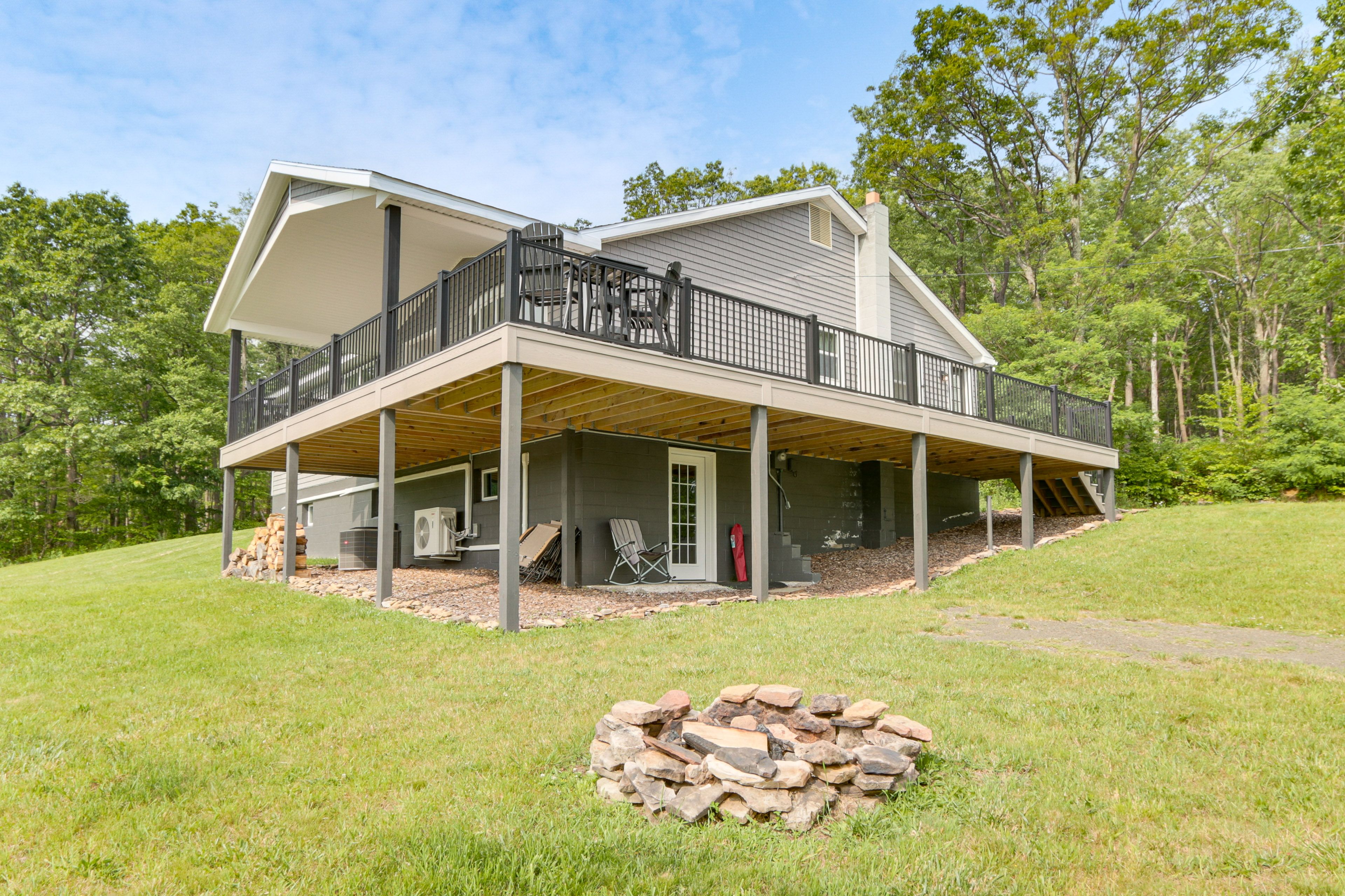 Pleasantville Vacation Rental | 5BR | 3BA | Stairs Required | 3,200 Sq Ft