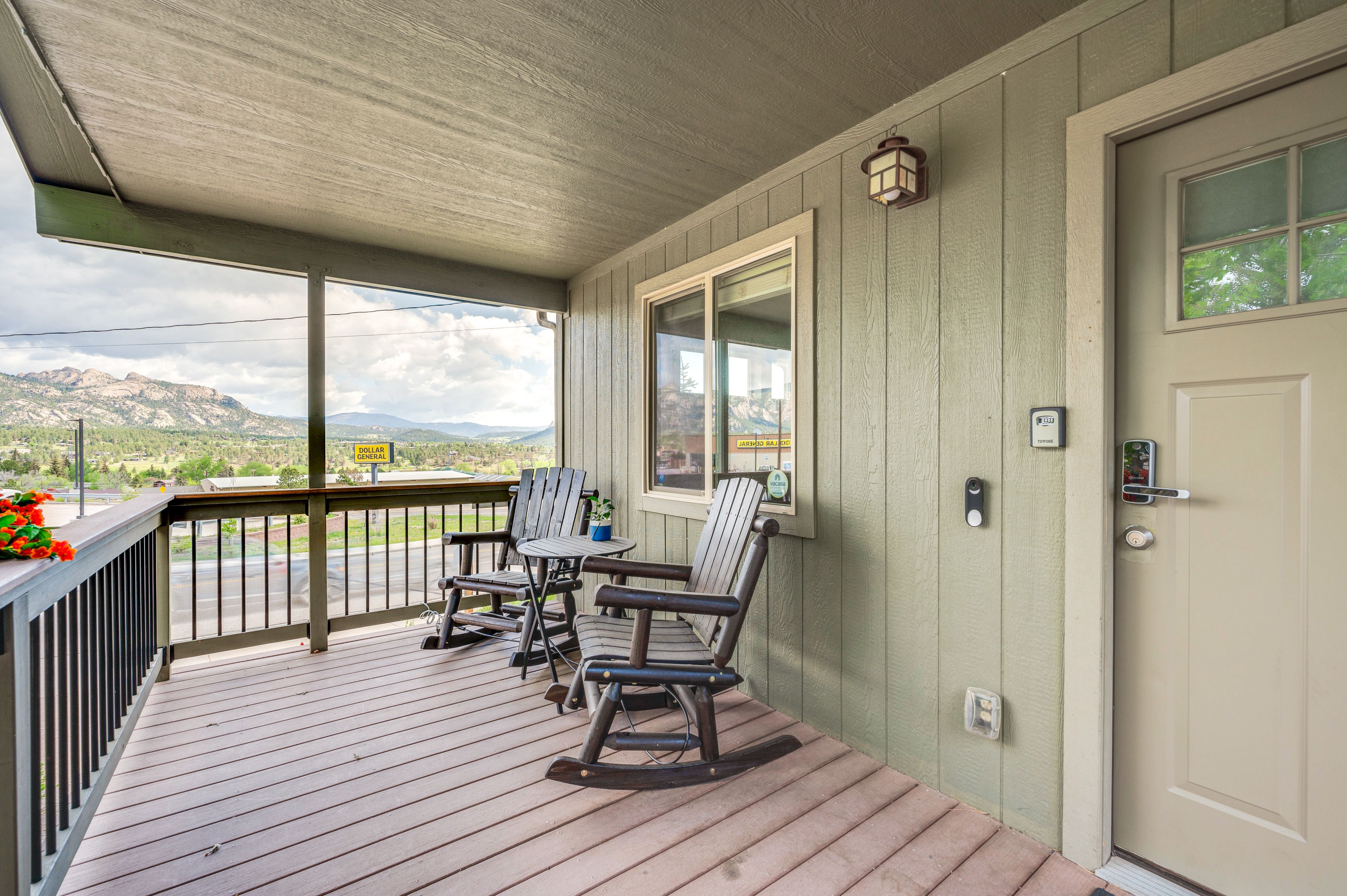 Estes Park Vacation Rental | 2BR | 1BA | 798 Sq Ft | Small Step to Enter