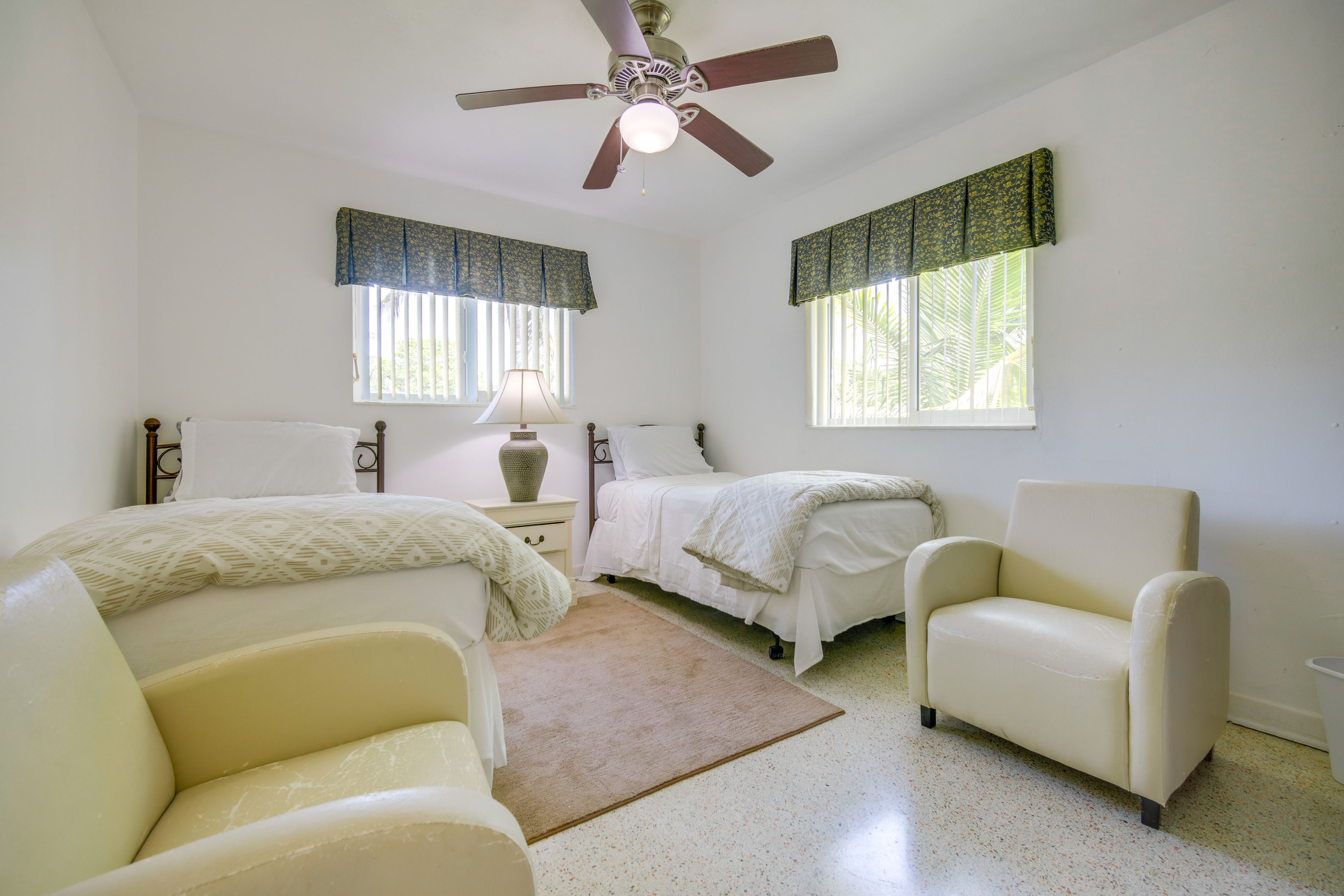 Bedroom 2 | 2 Twin Beds