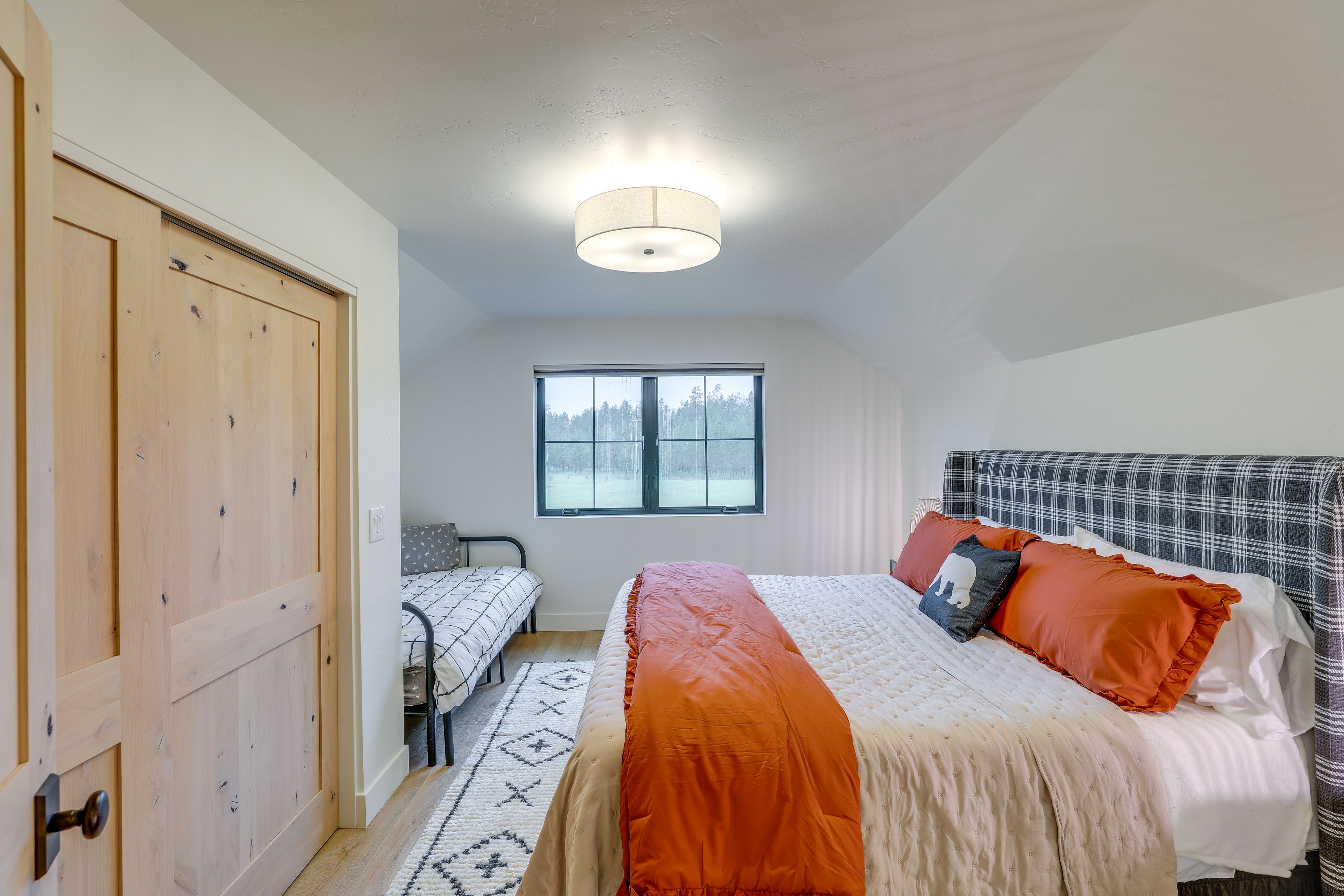 Bedroom 3 | 2nd Floor | King Bed | Twin Daybed