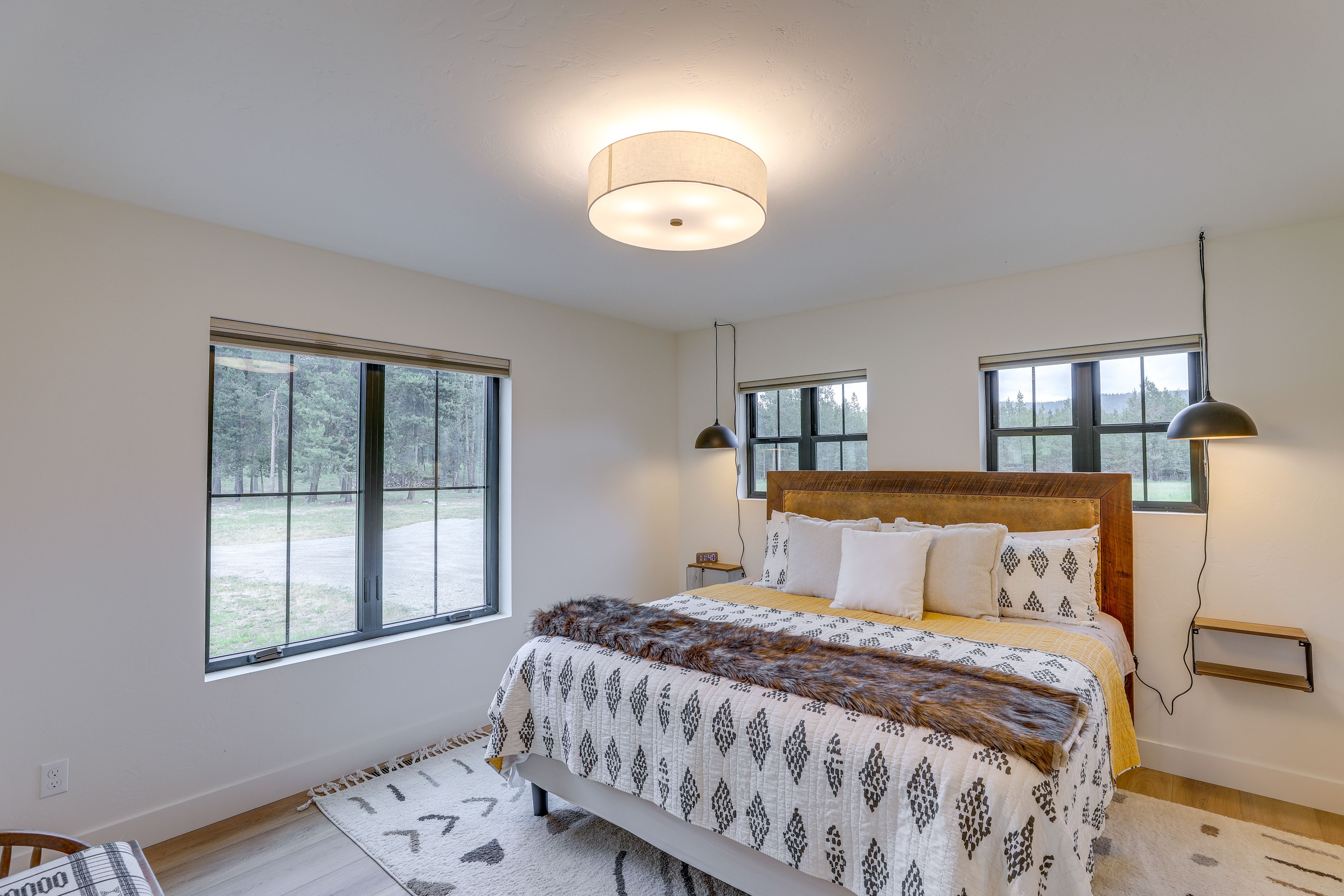 Bedroom 1 | 1st Floor | King Bed | Linens Provided