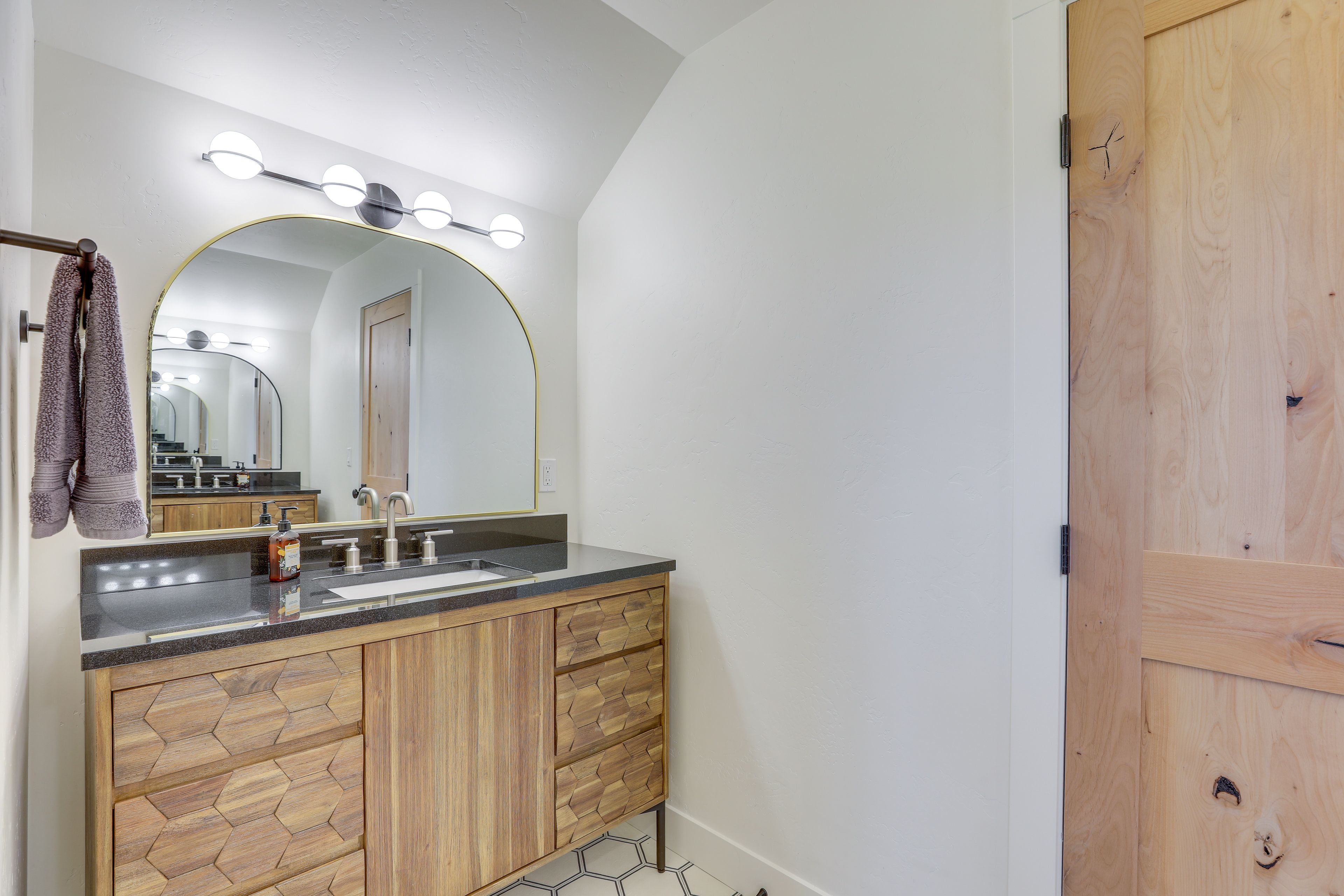 Full Bathroom | 2nd Floor | Hair Dryer