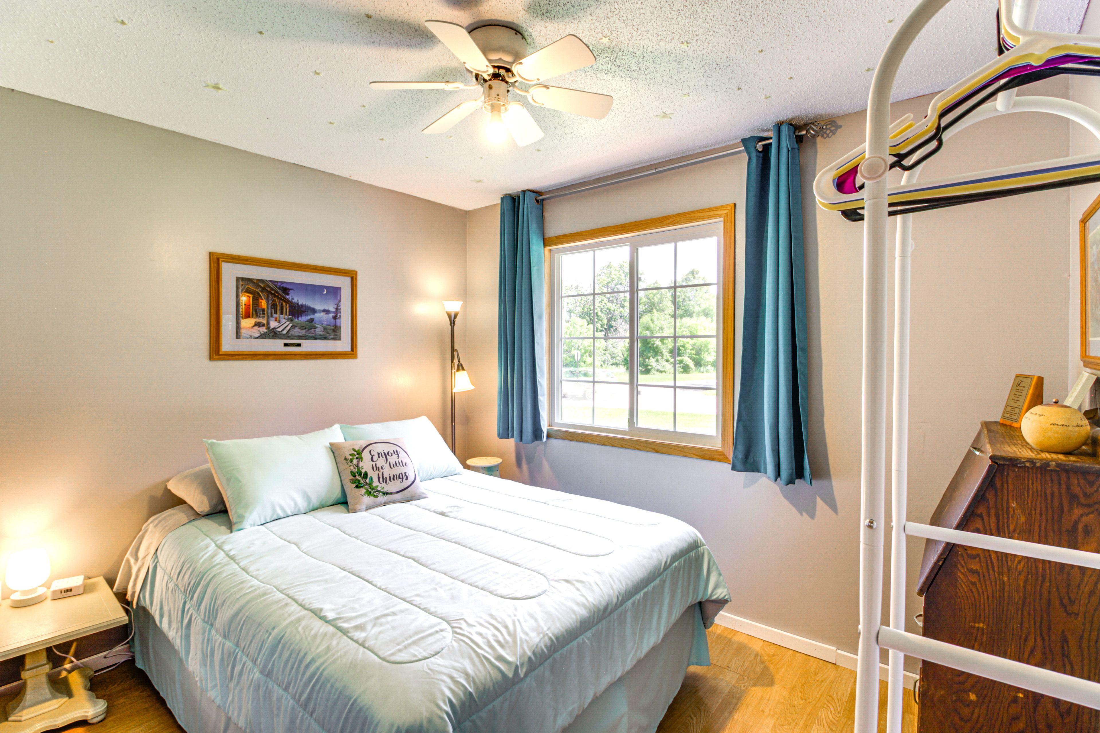 Bedroom 3 | Queen Bed | Main Floor