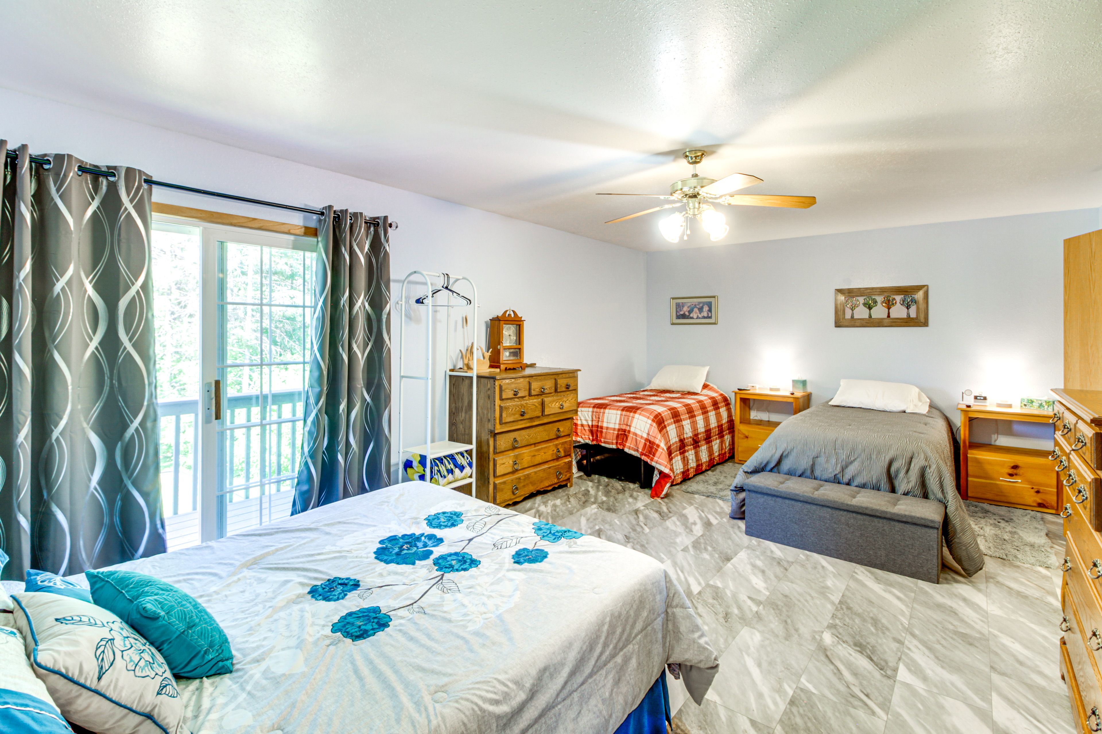 Bedroom 1 | King Bed | 2 Twin Beds | Linens Provided | Main Floor