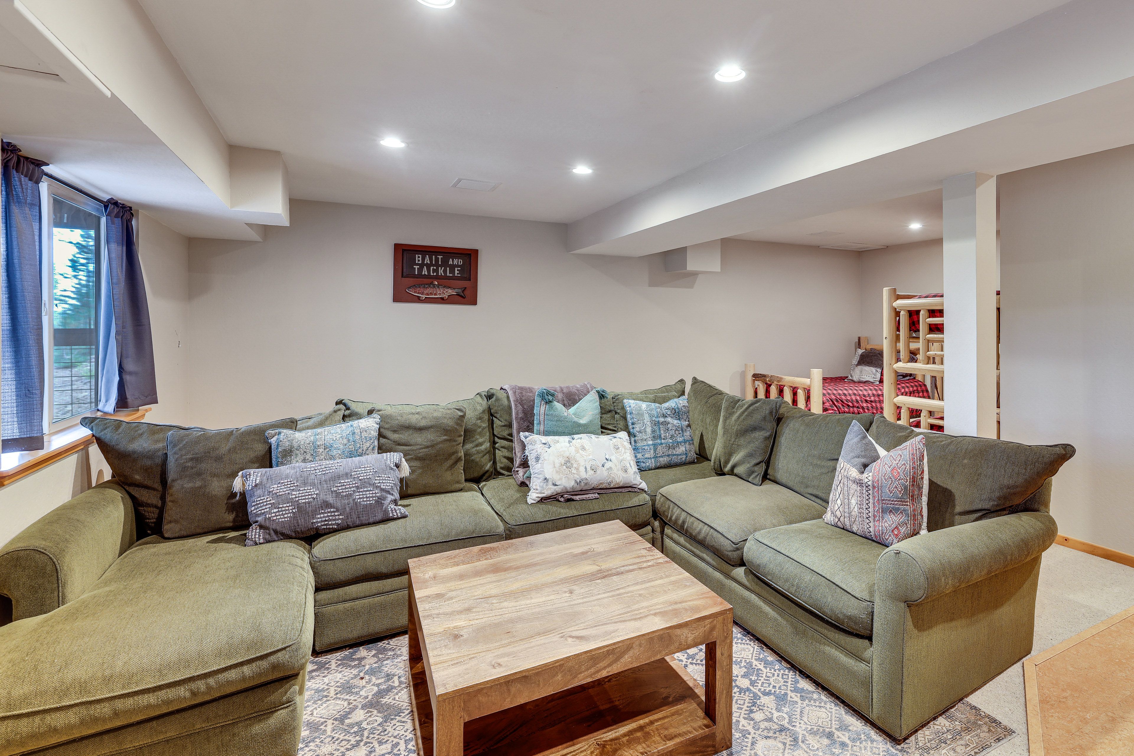 Family Room | Smart TV | Twin Bunk Bed | Twin Bed | Lower Level