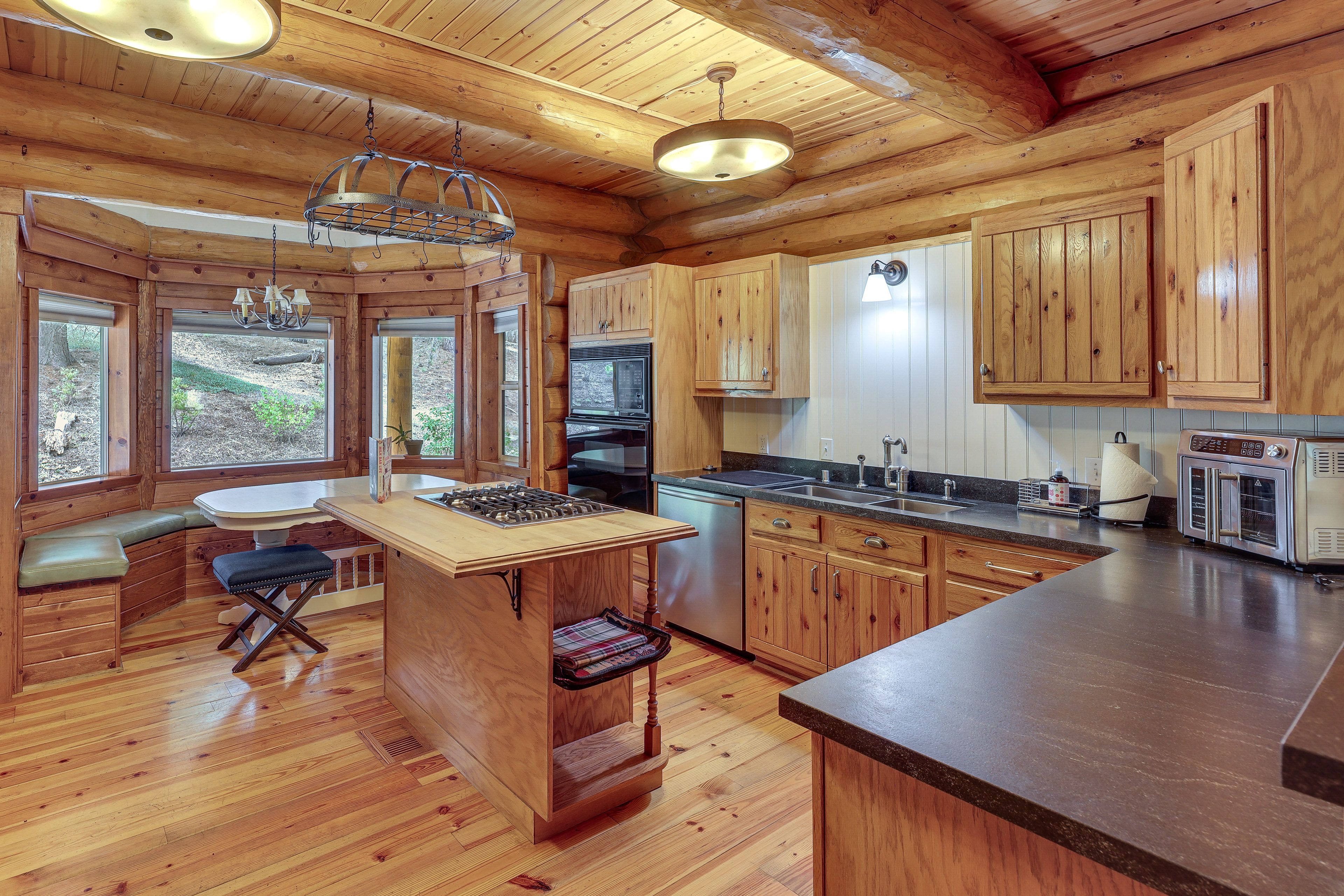 Kitchen | Refrigerator | Toaster | Main Level
