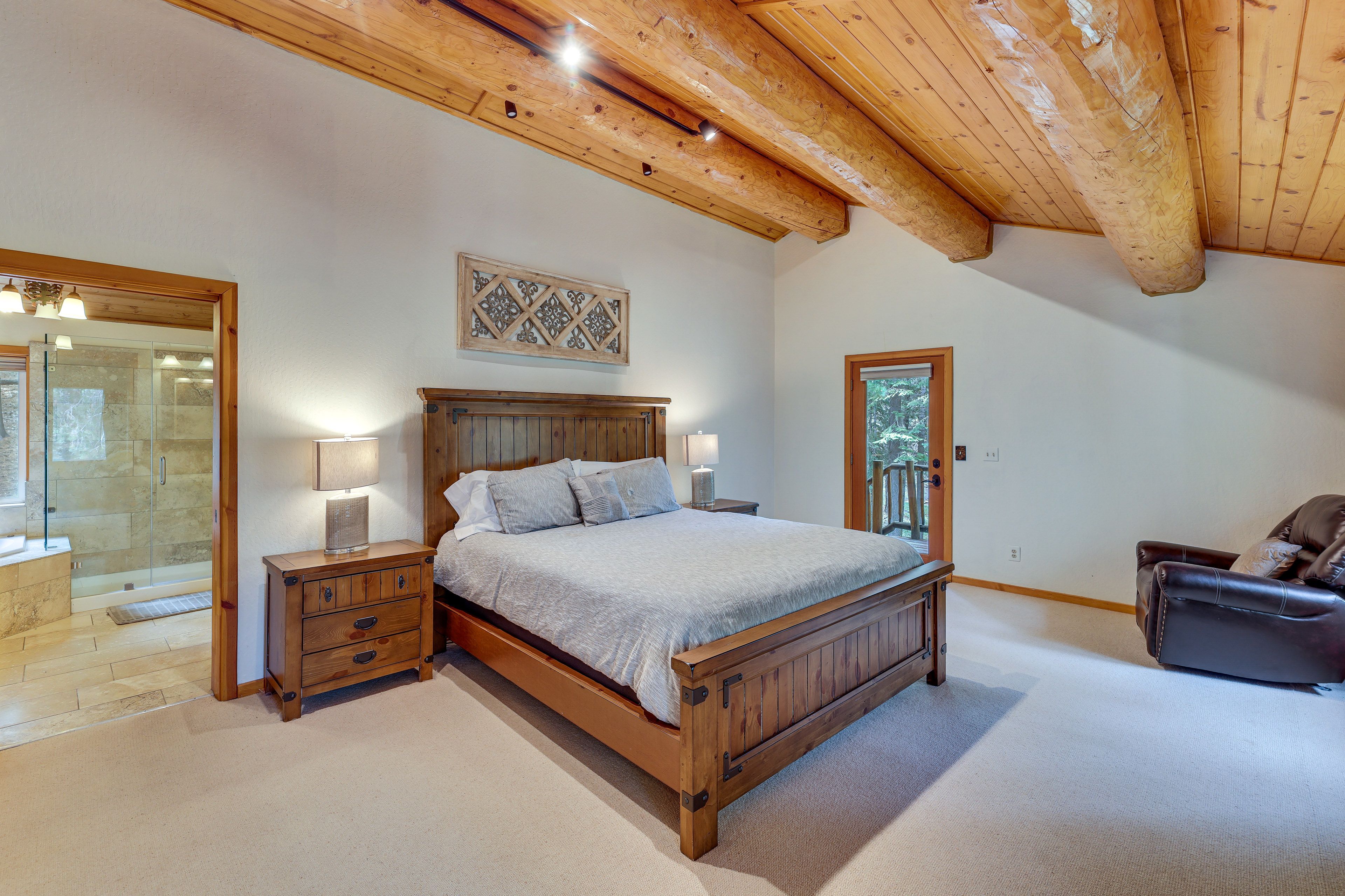 Bedroom | King Bed | Upper Level