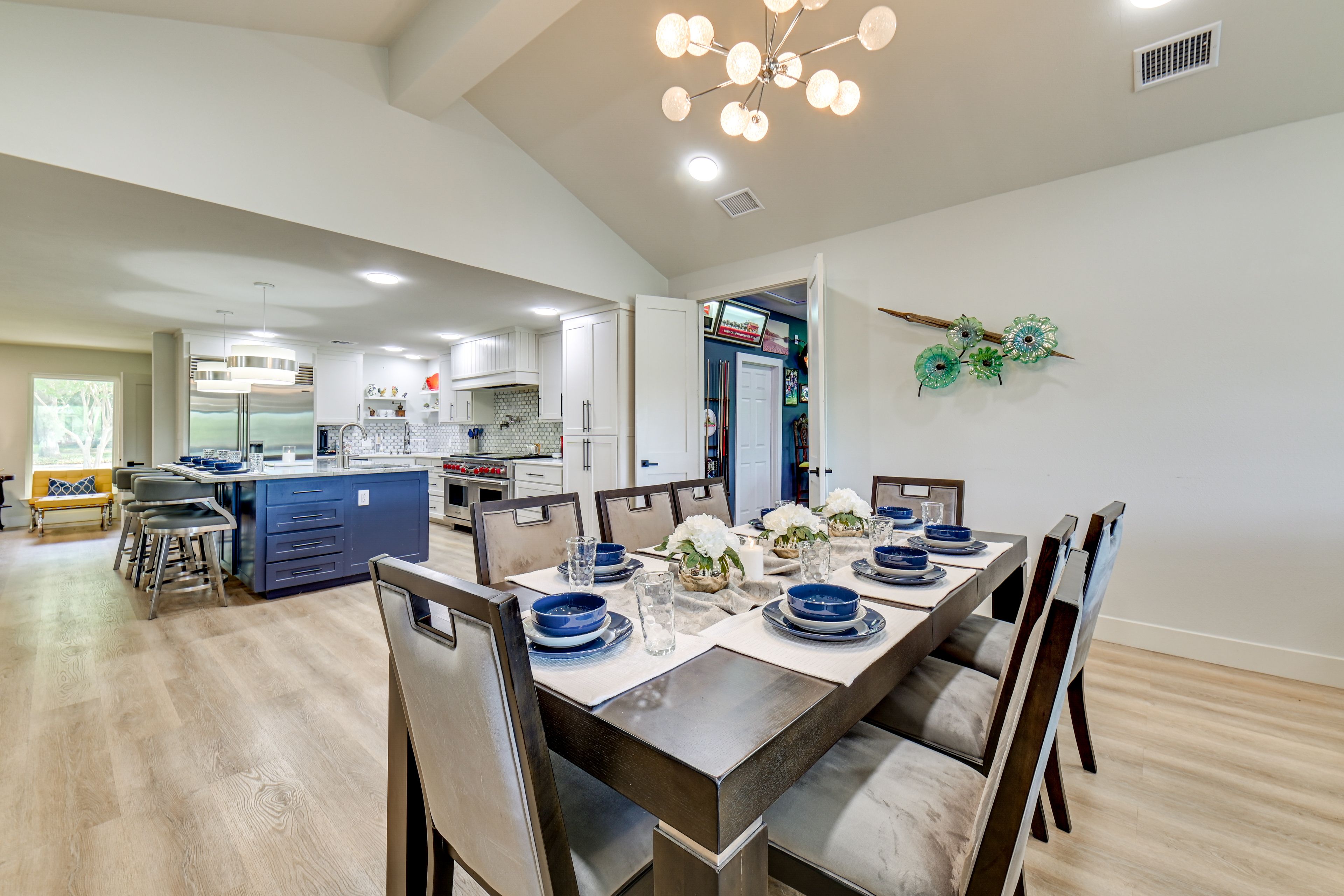 Dining Area | Dishware & Flatware