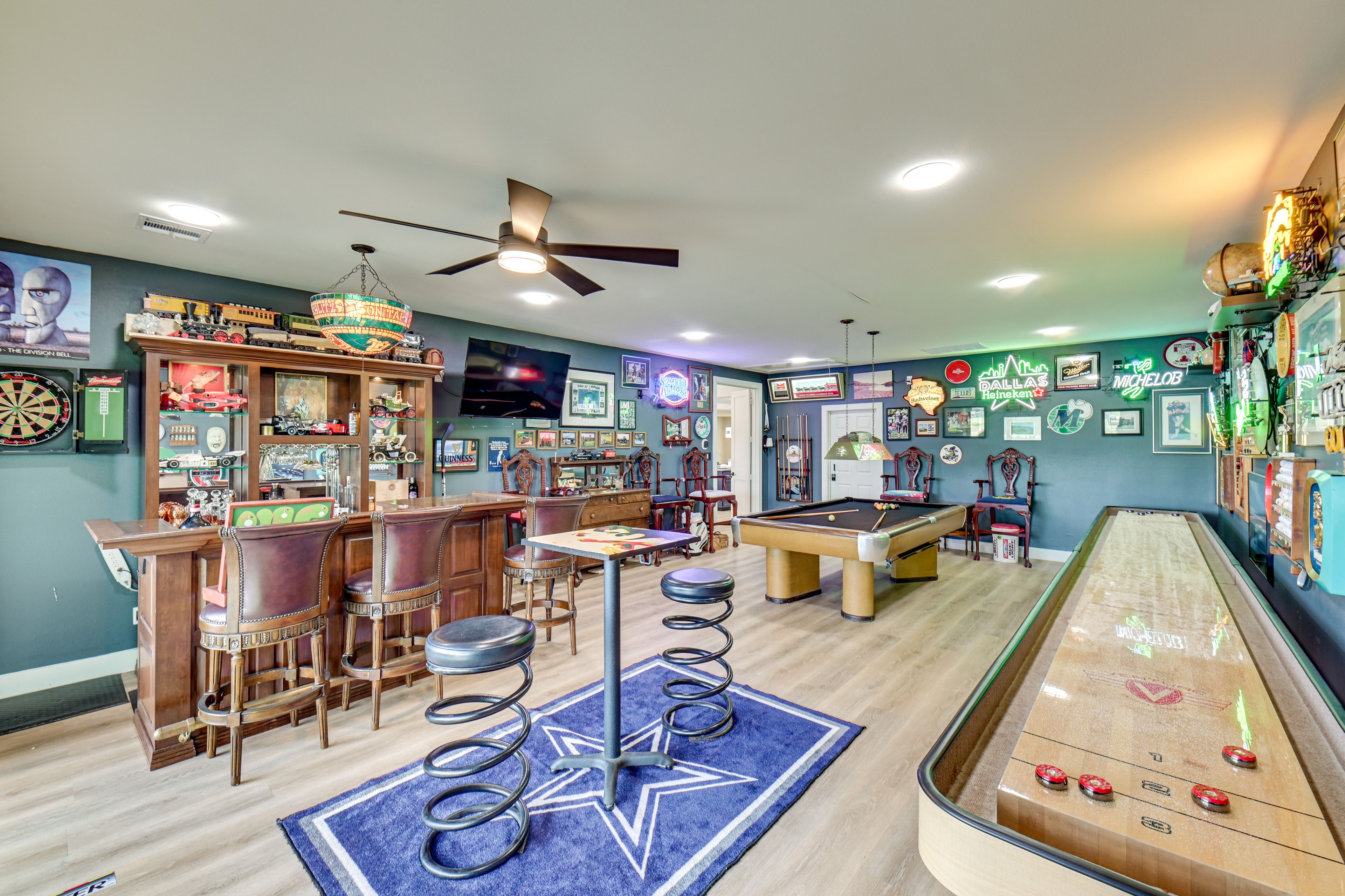 Game Room | Bar