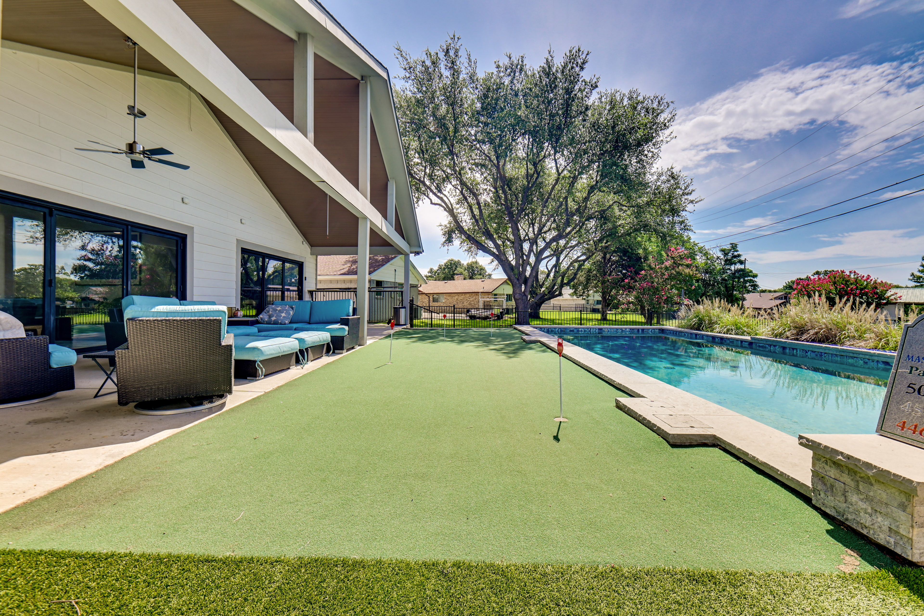 Mini Putting Green