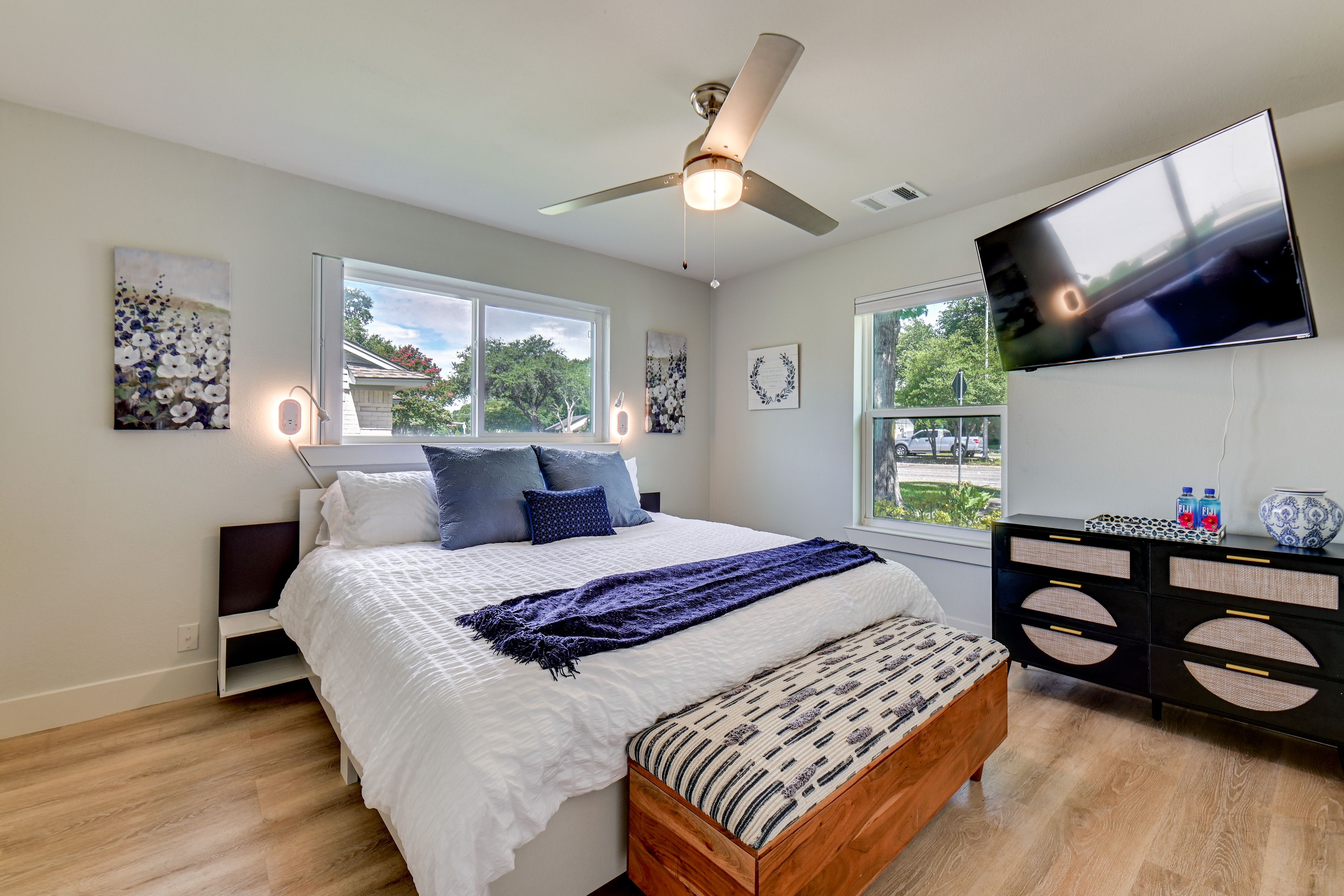 Bedroom 2 | King Bed