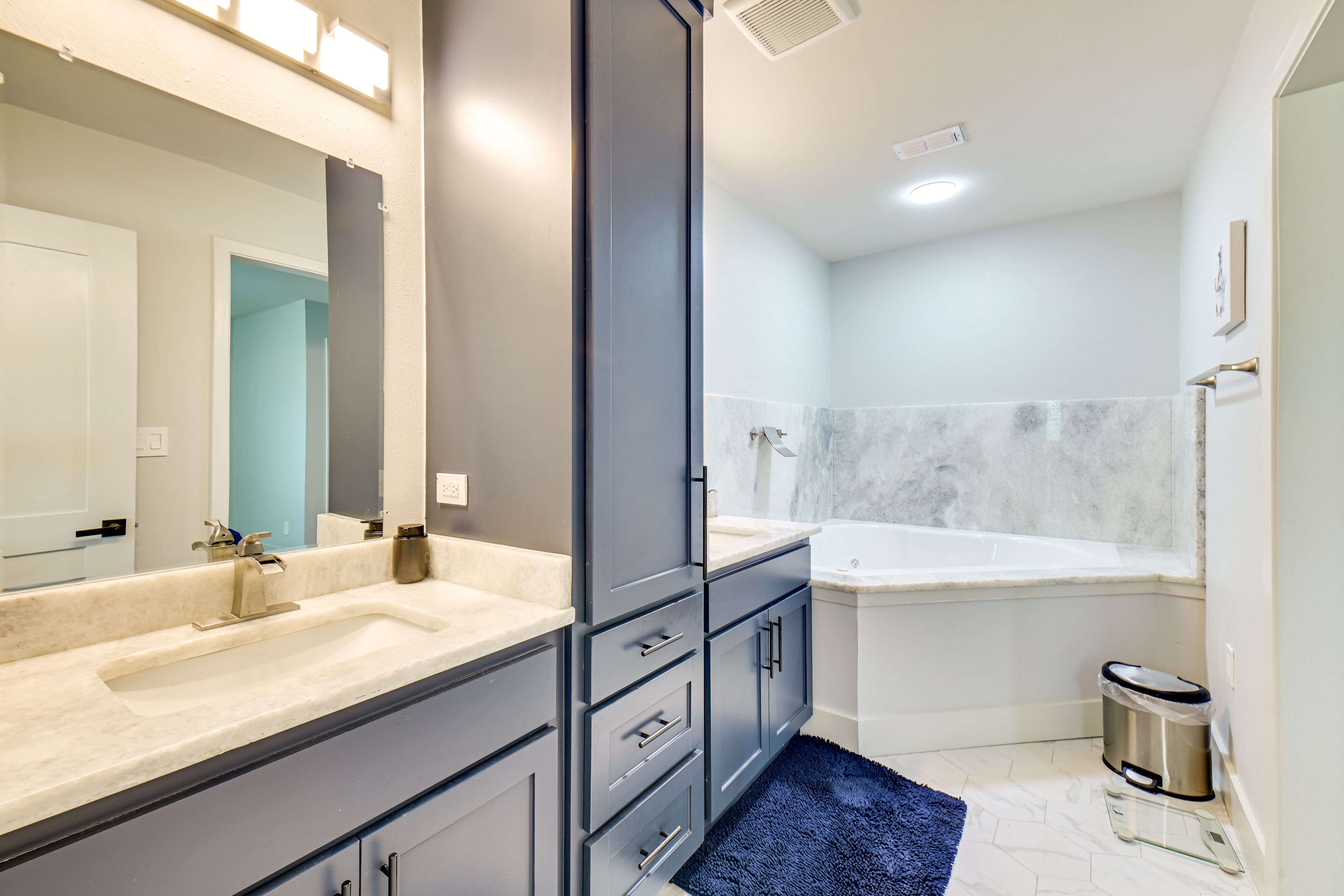 Full Bath | Towels | Hair Dryer