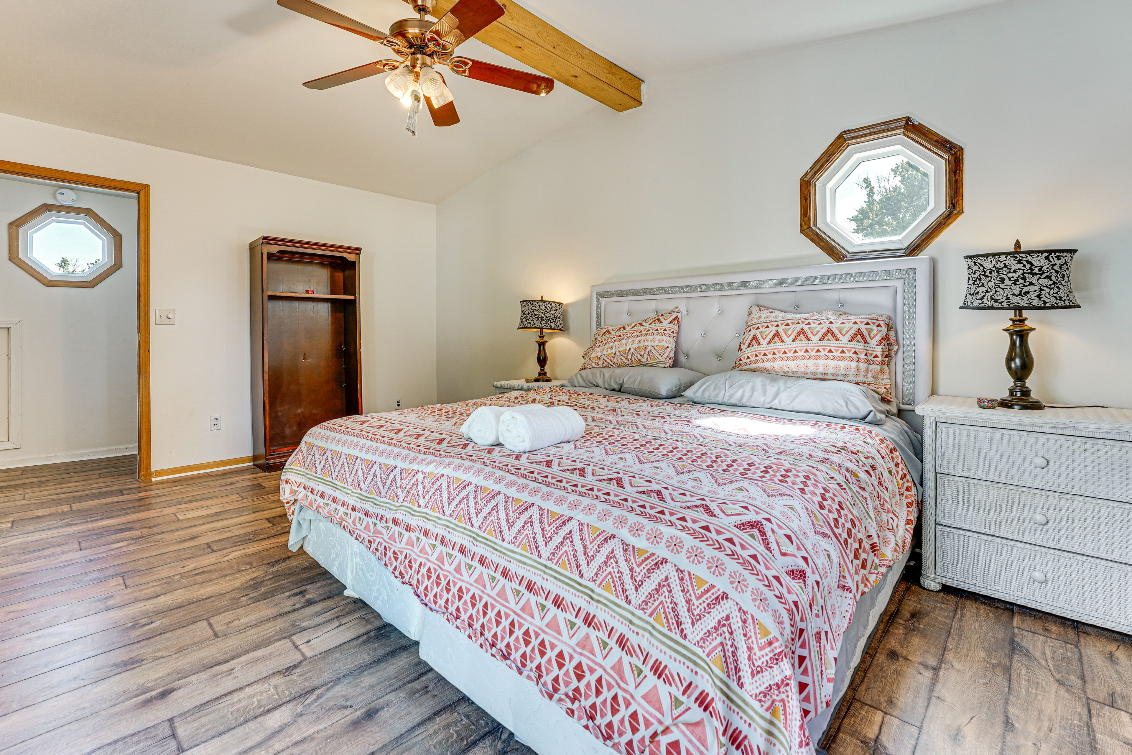 Bedroom 2 | 2nd Floor | King Bed