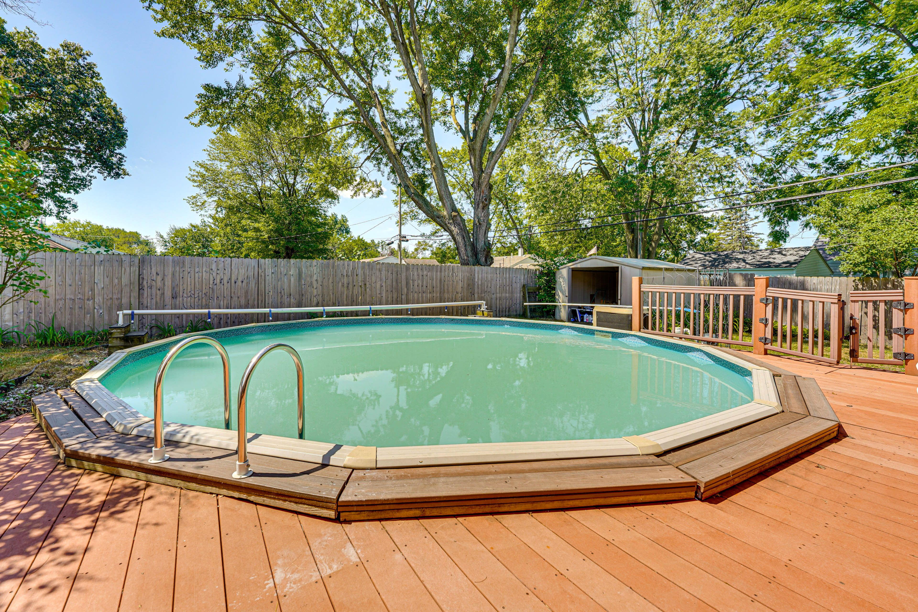 Toledo Vacation Rental | 5BR | 2BA | 2,000 Sq Ft | Stairs Required