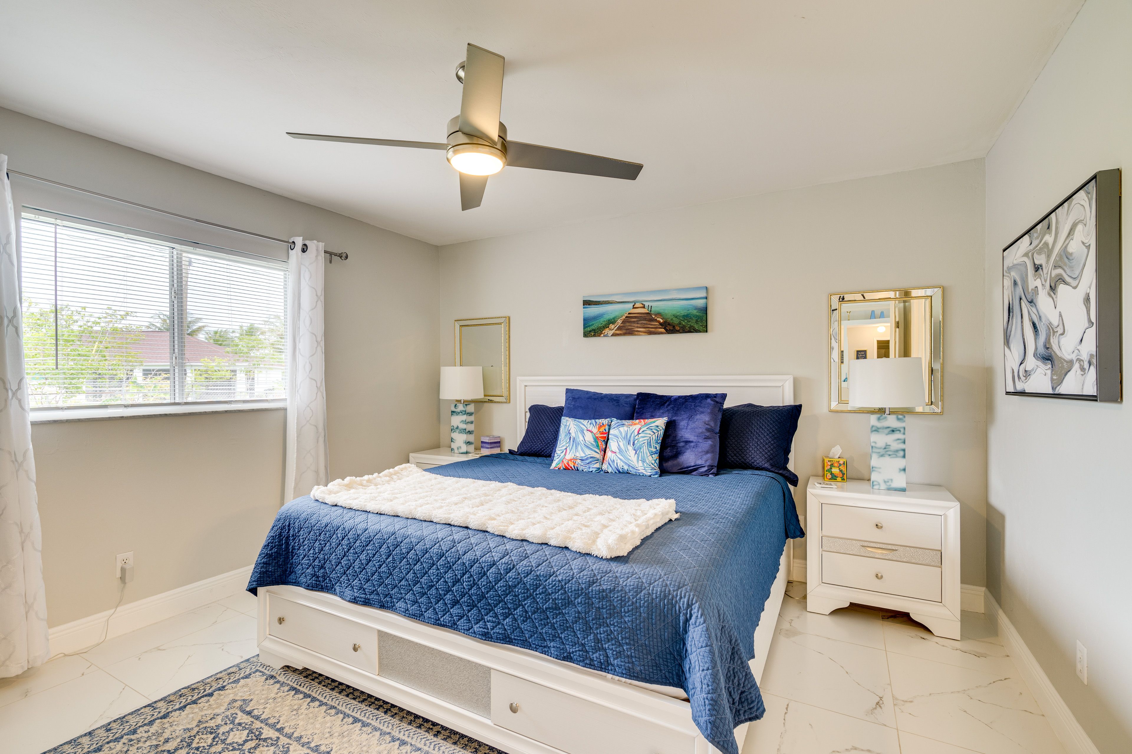 Bedroom 1 | King Bed | Smart TV