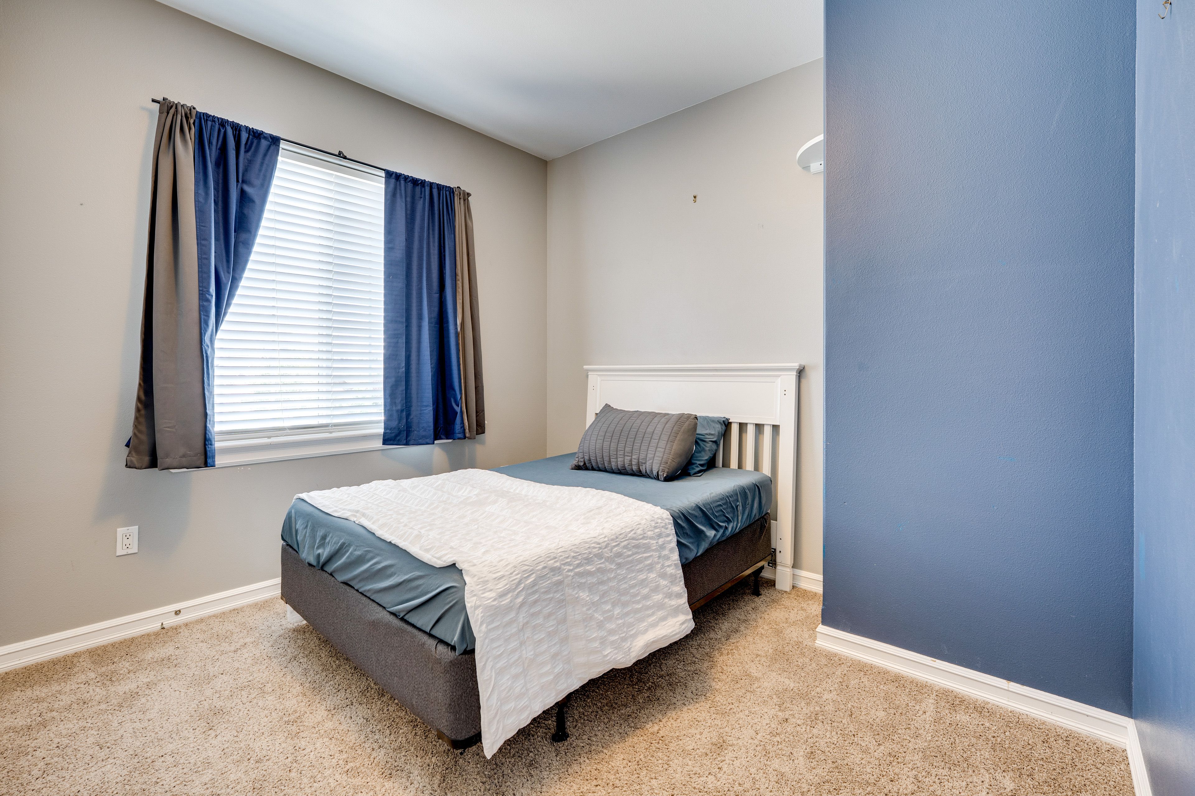 Bedroom 3 | 2nd Floor | Twin Bed