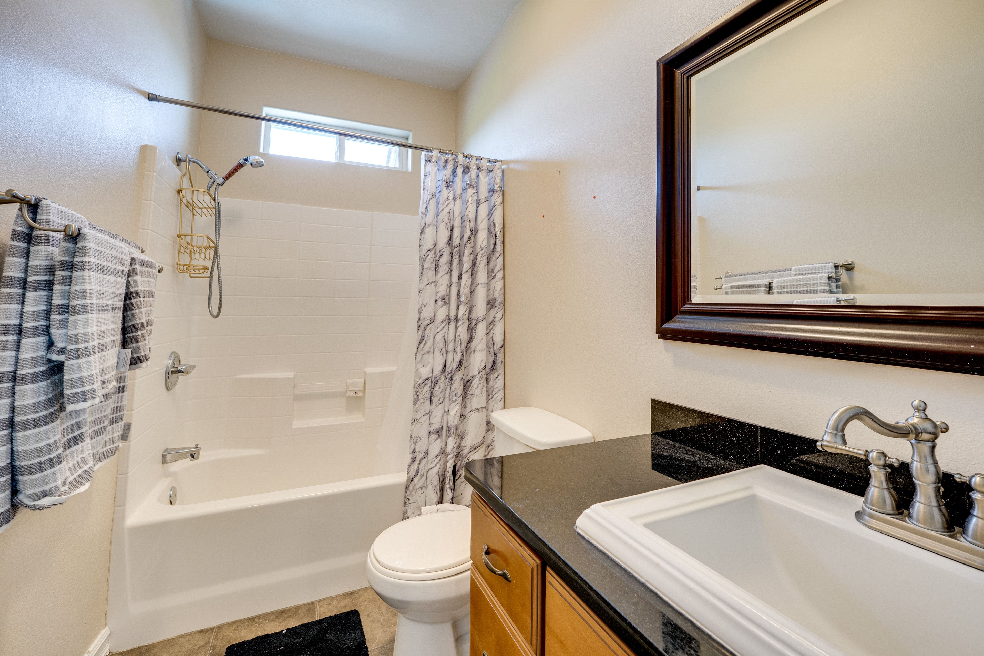 Full Bathroom | 2nd Floor